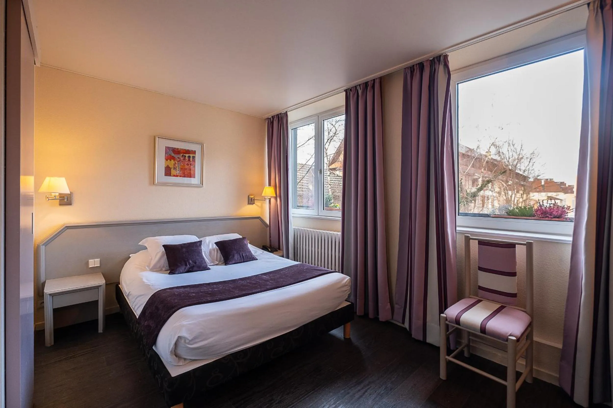 Bed in The Originals City Hotel de l Ange Guebwiller