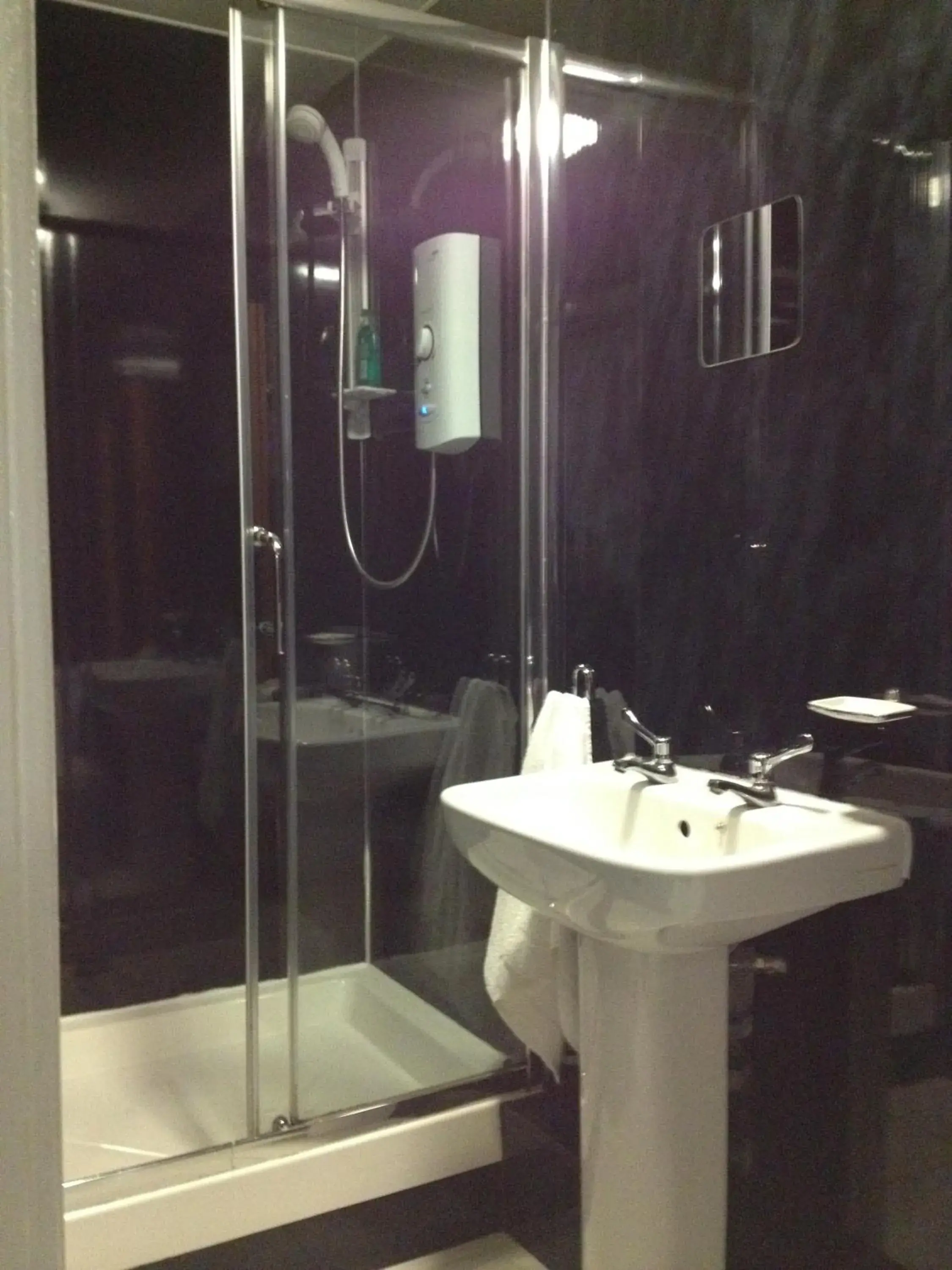 Bathroom in Grainger Hotel