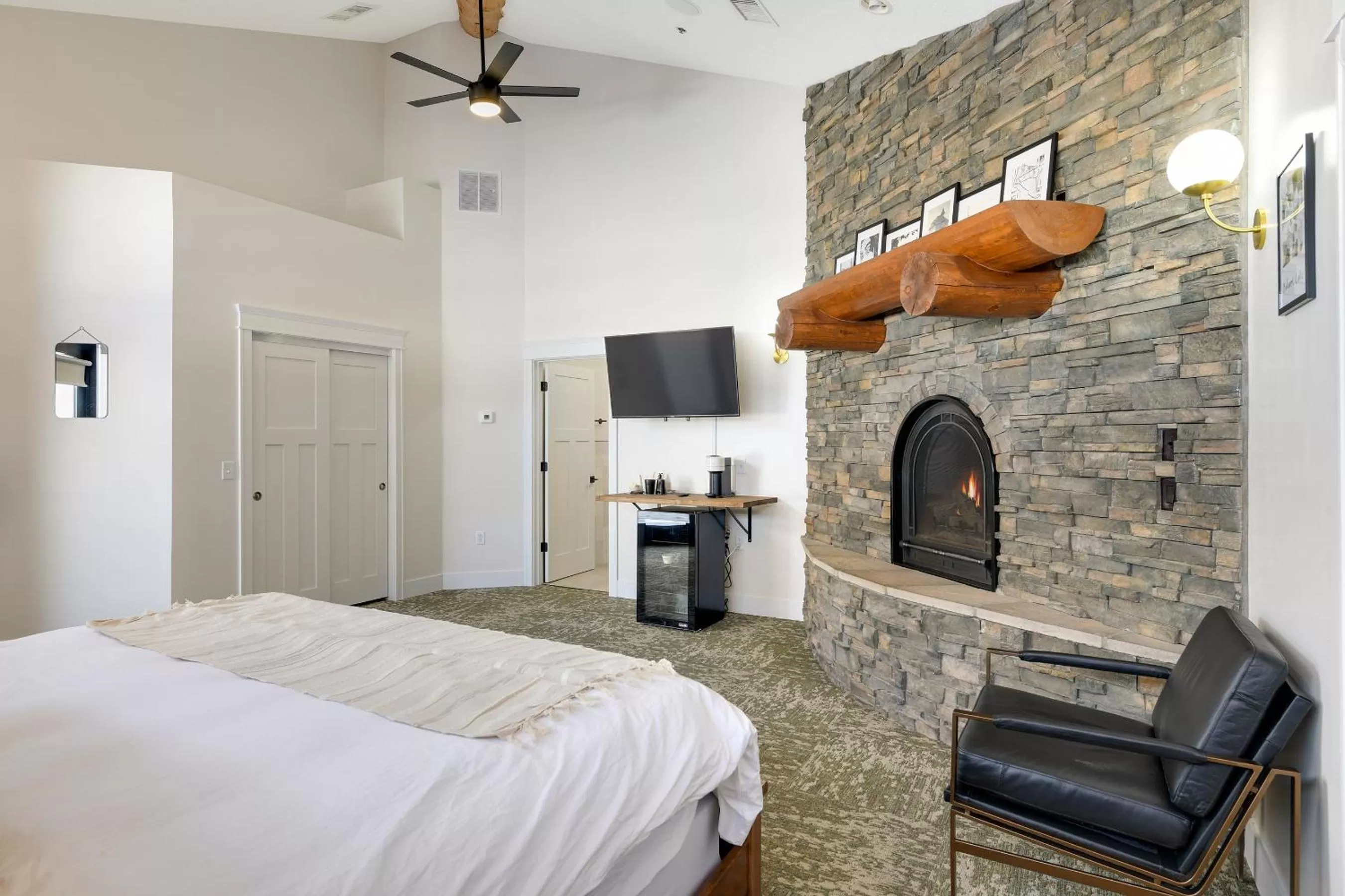 Bed in Balsam Lake Lodge