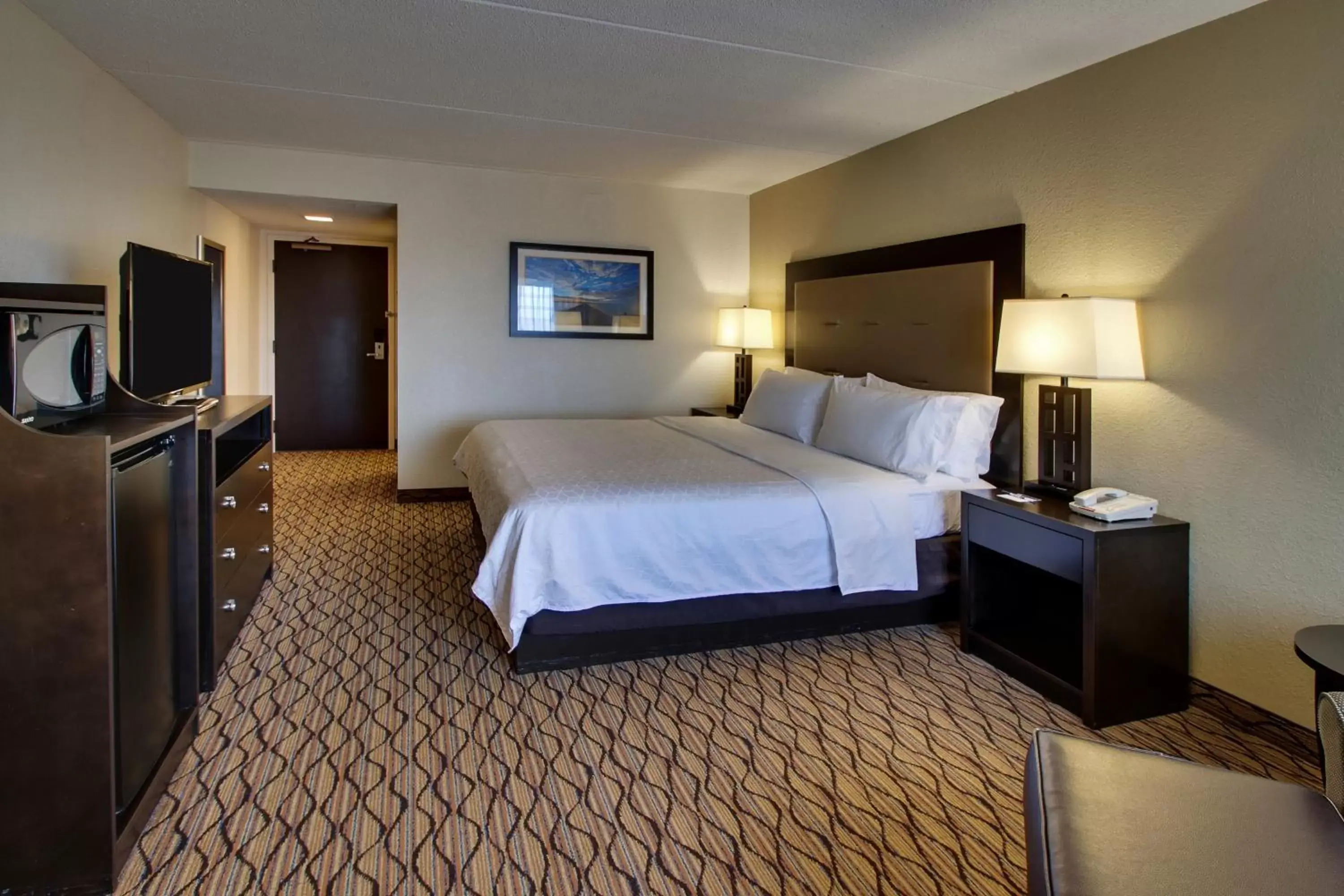 Photo of the whole room, Bed in Holiday Inn Express Baltimore BWI Airport West, an IHG Hotel