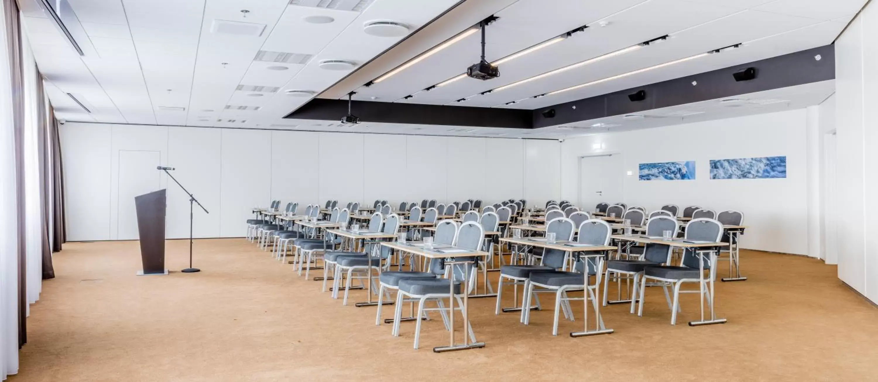 Meeting/conference room in Fosshotel Reykjavík