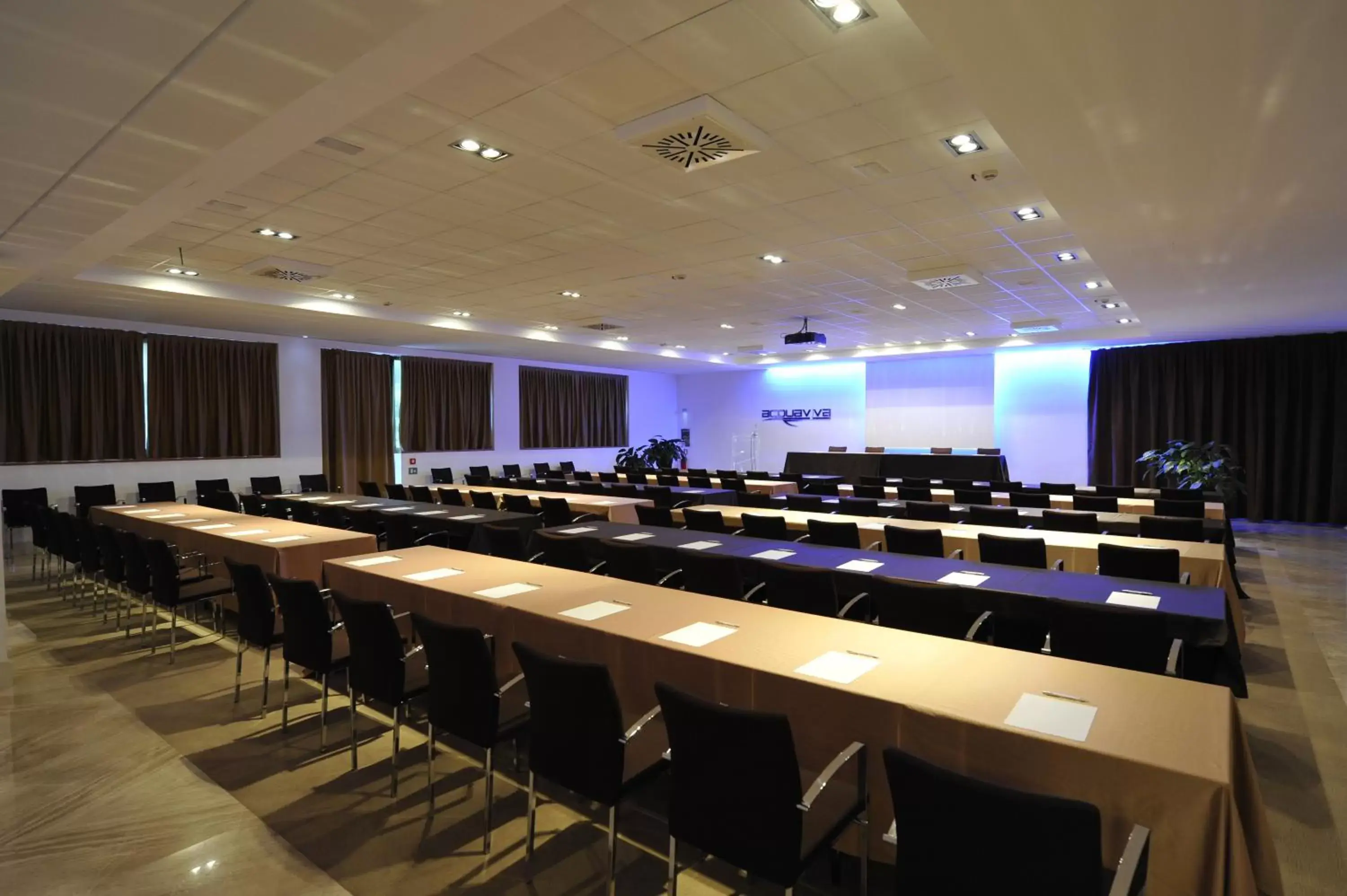 Business facilities, Business Area/Conference Room in Hotel Acquaviva Del Garda