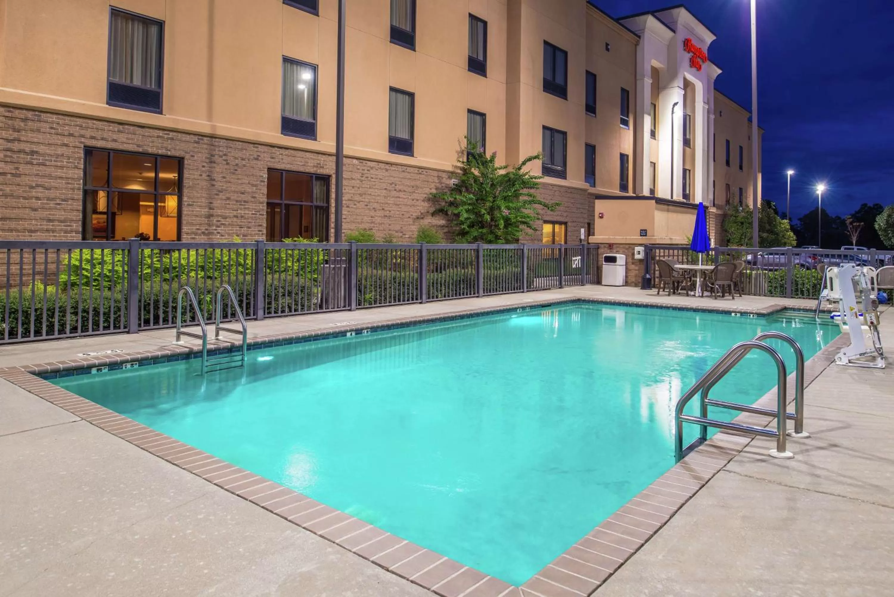 Pool view in Hampton Inn Jackson-College Avenue