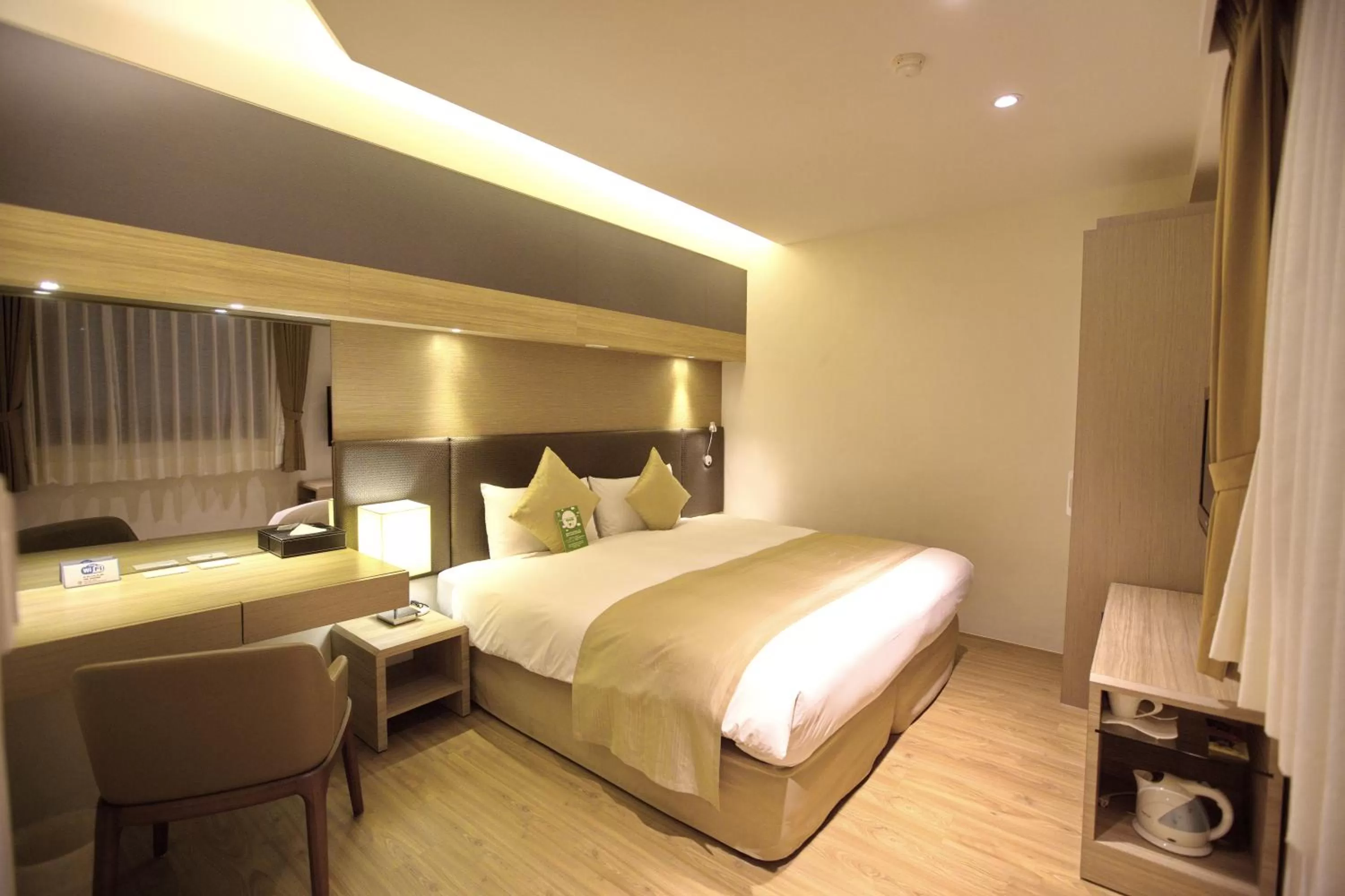 Photo of the whole room, Bed in Shin Yuan Park Hotel
