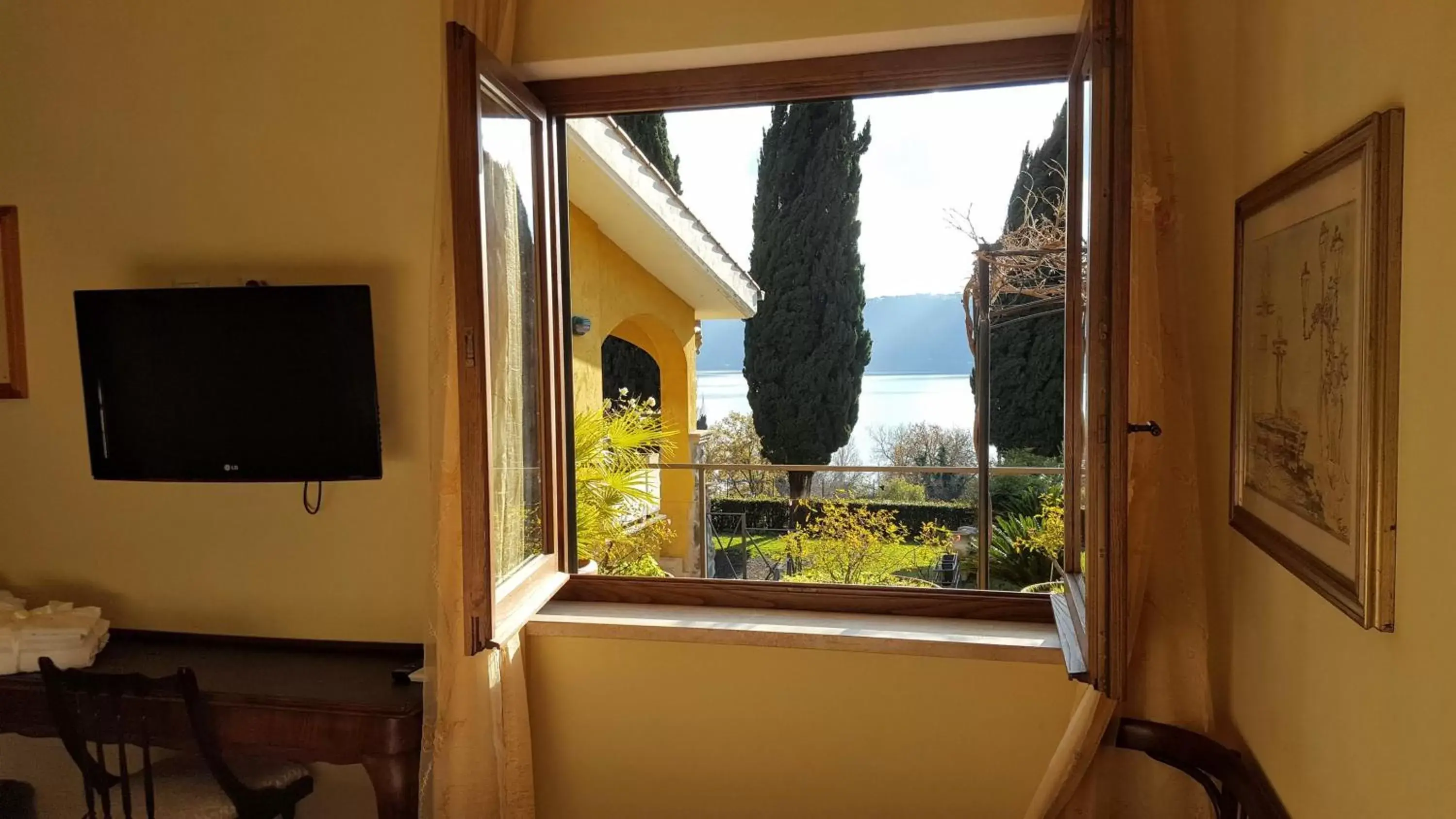 Bedroom, Mountain View in Il Nido del Falco