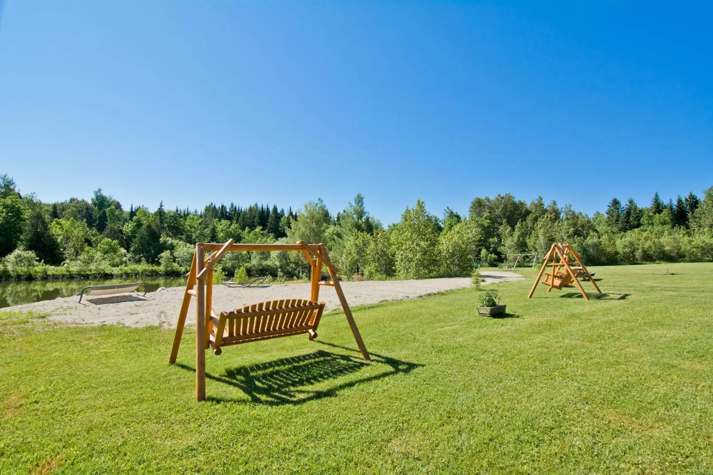 Children's Play Area in Camping Chalets Spas Pignons Rouges