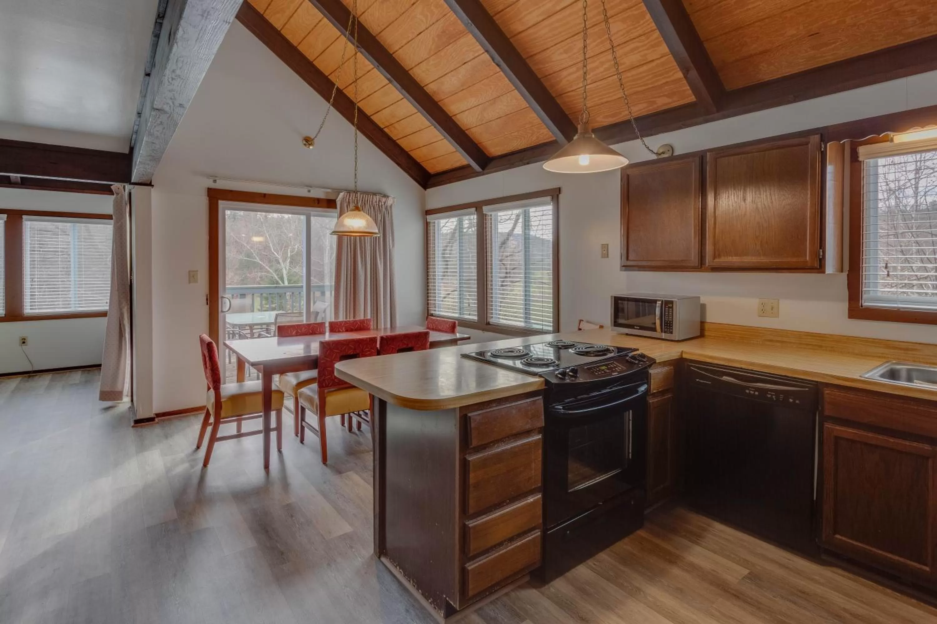 Kitchen or kitchenette, Kitchen/Kitchenette in Chalet High by Capital Vacations