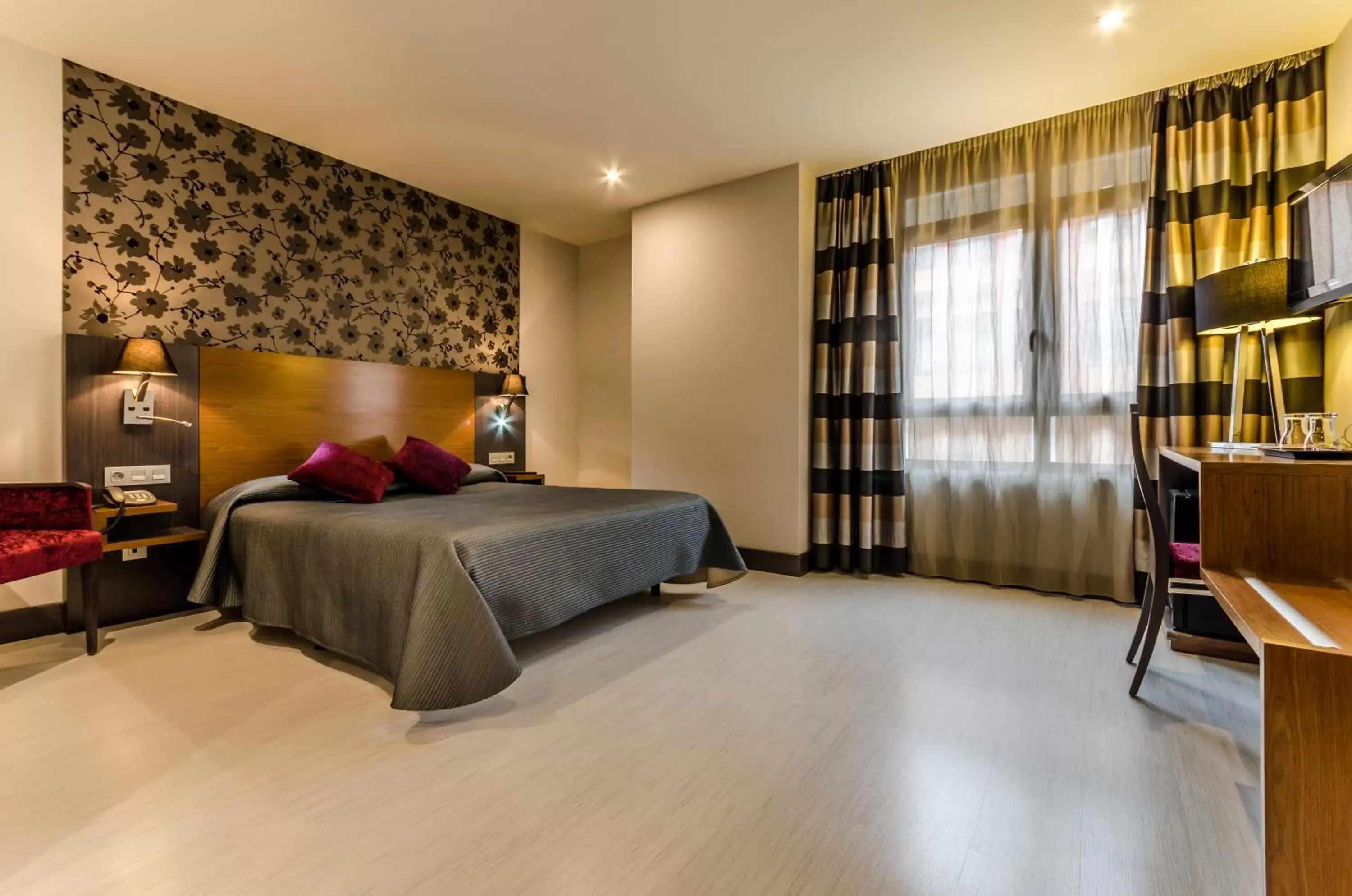 Bed in Hotel Regio Cádiz