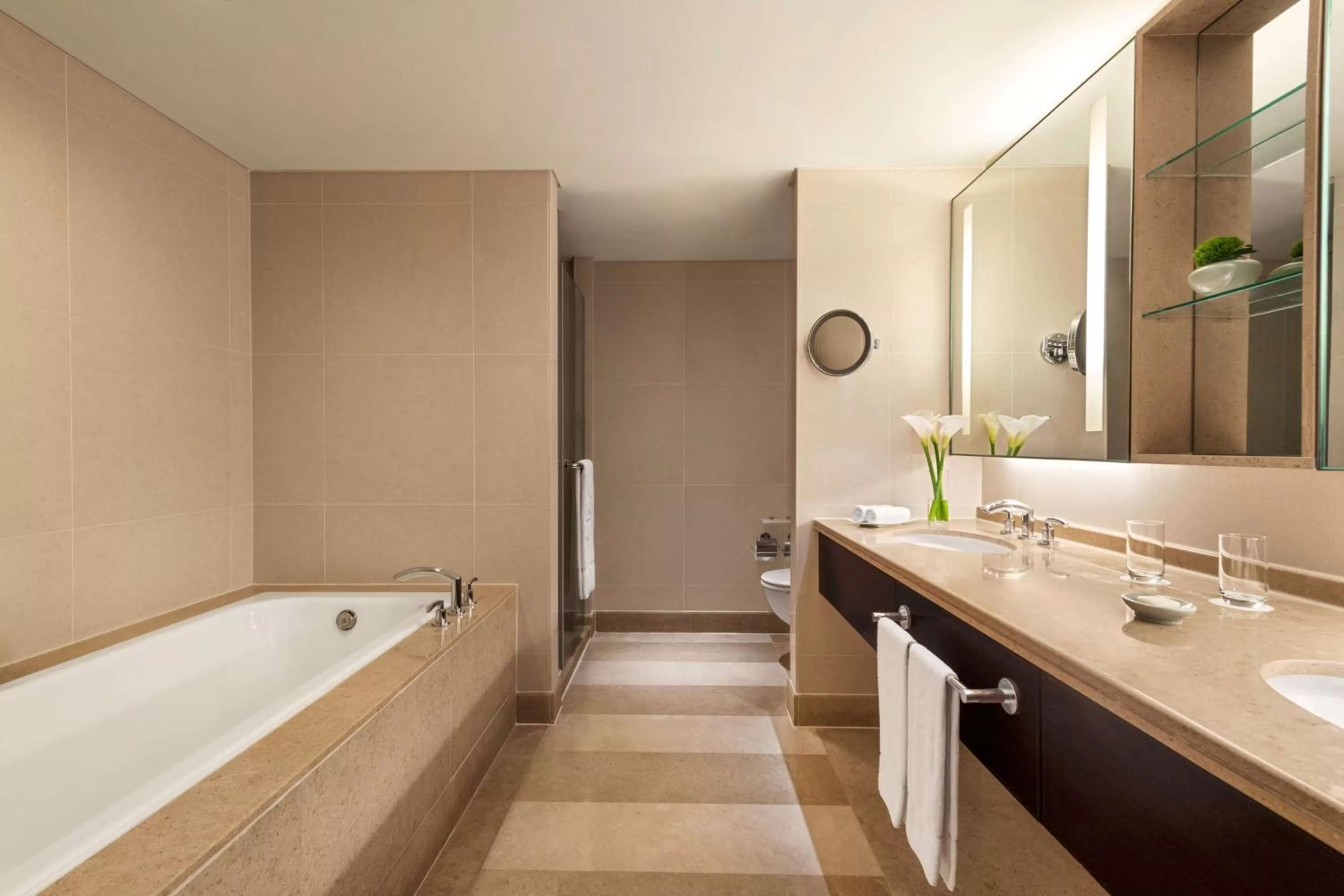 Shower in Shangri-La Far Eastern Tainan