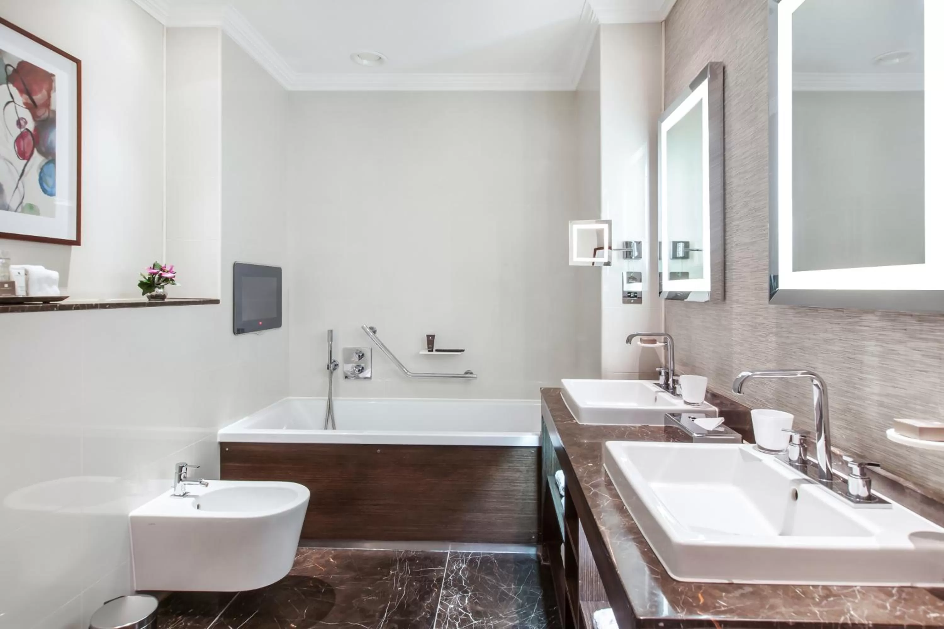 Shower in Taj 51 Buckingham Gate Suites and Residences