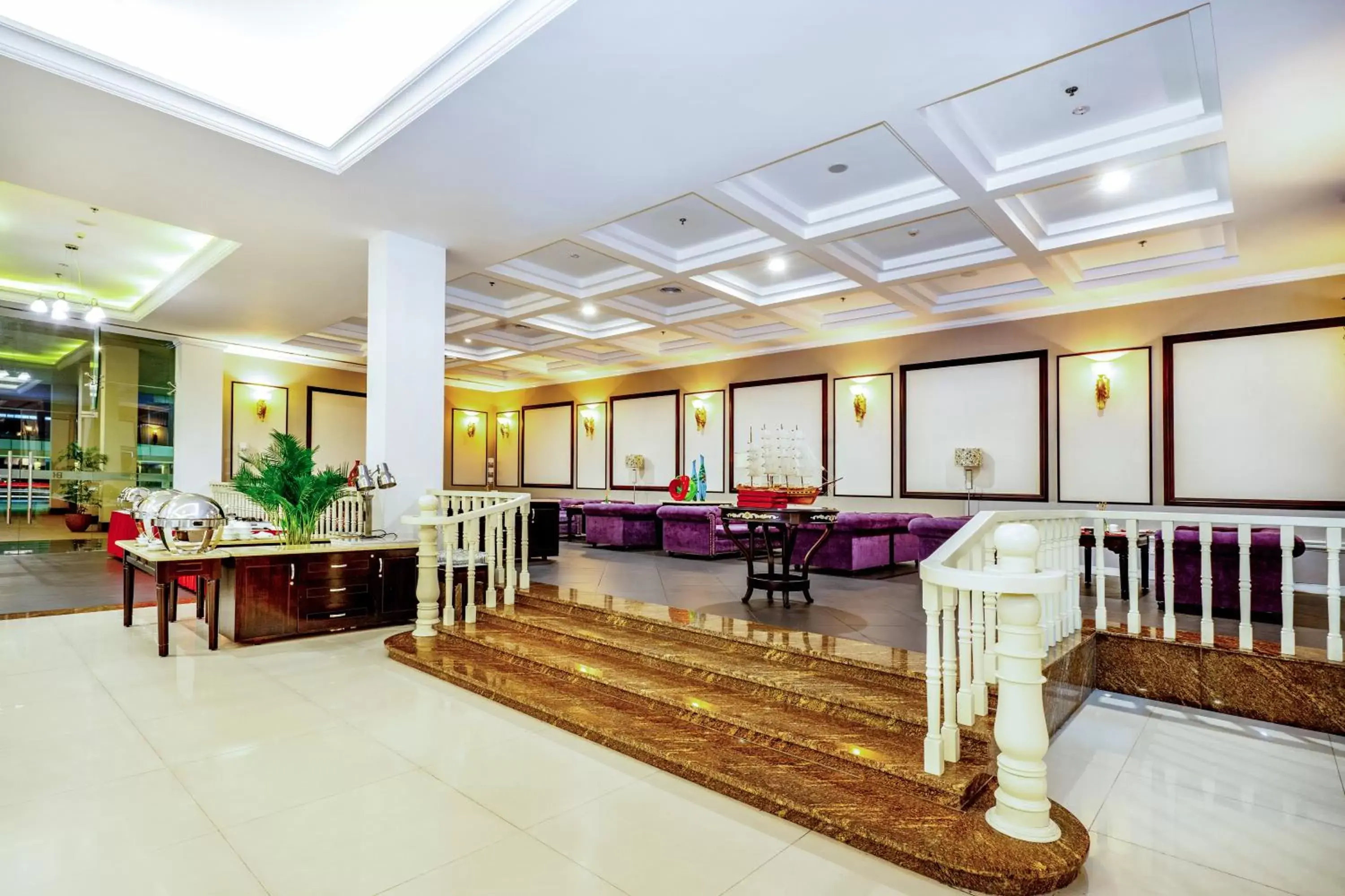 Restaurant/places to eat in Becamex Hotel New City Restaurant/places to eat in Becamex Hotel New City