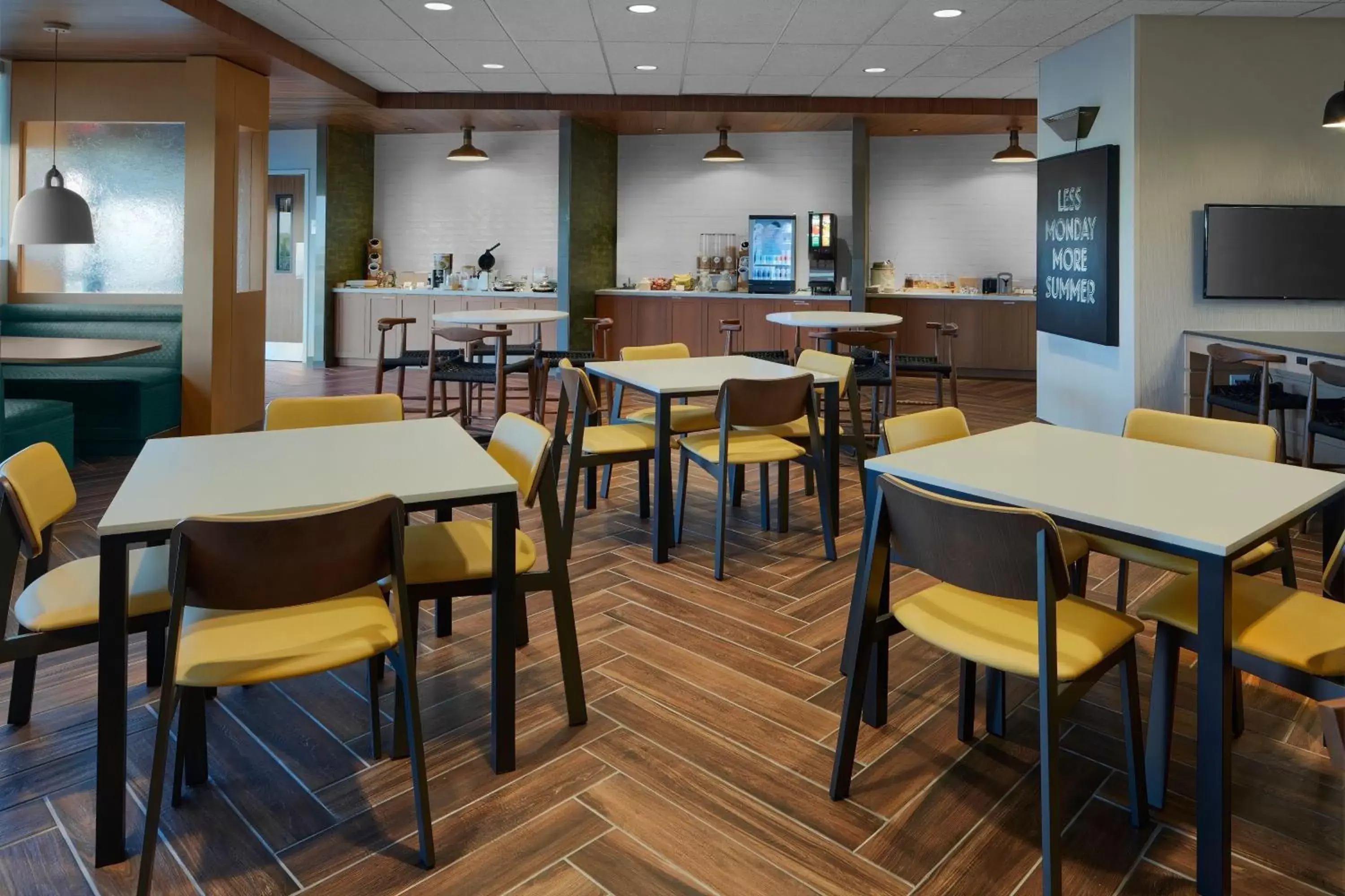 Breakfast, Restaurant/Places to Eat in Fairfield by Marriott Inn & Suites Middletown