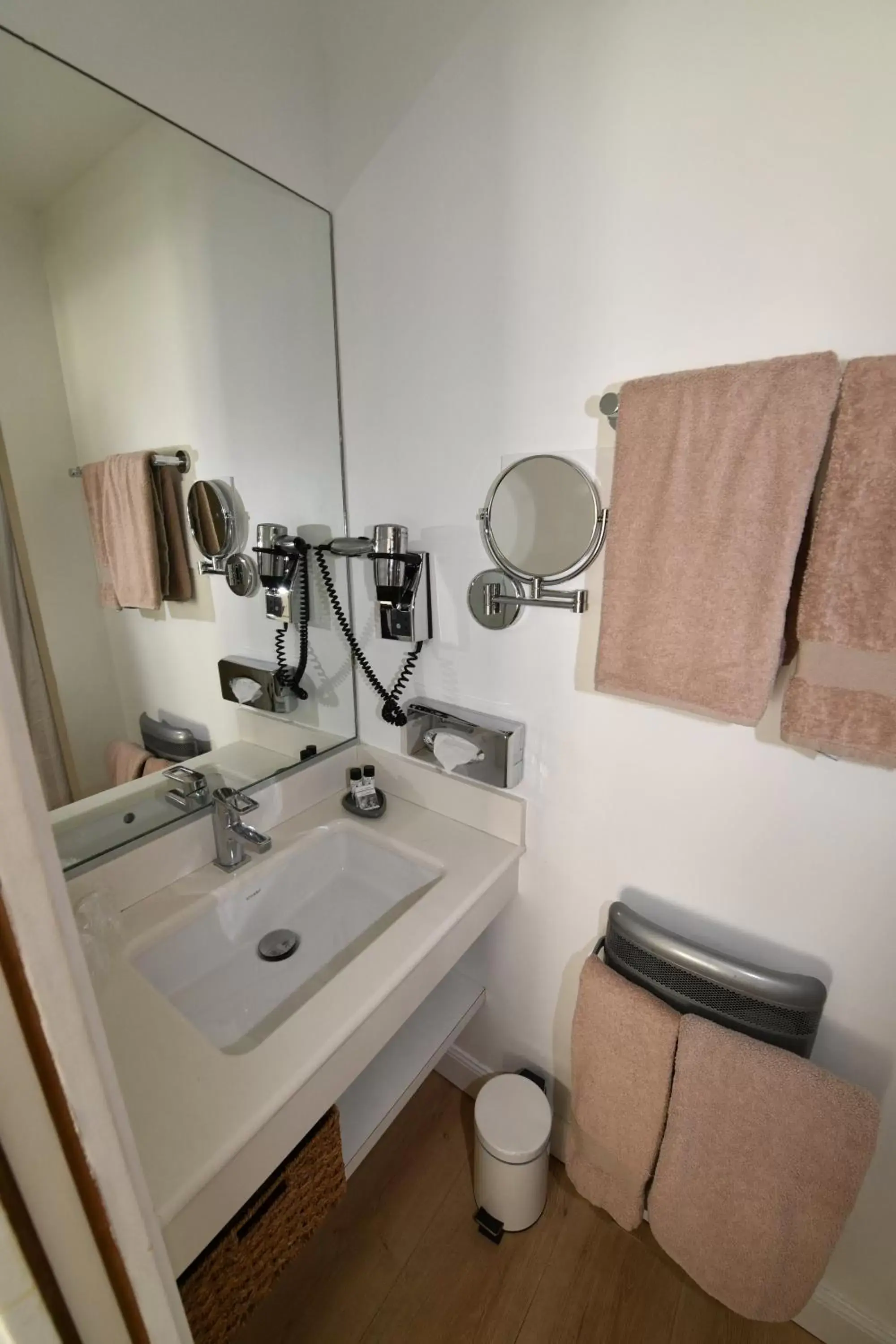 Bathroom in Hôtel de Provence