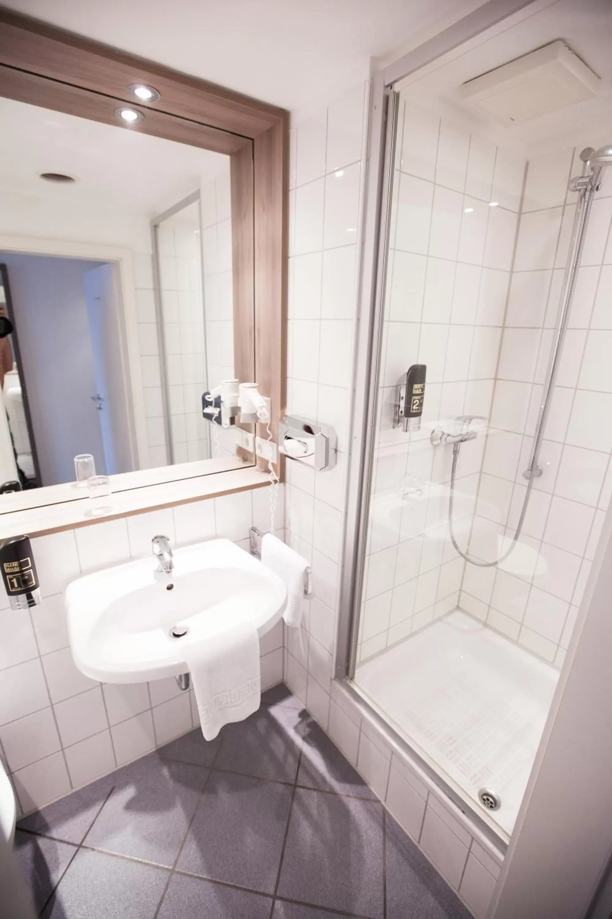 Shower, Bathroom in Manhattan Hotel