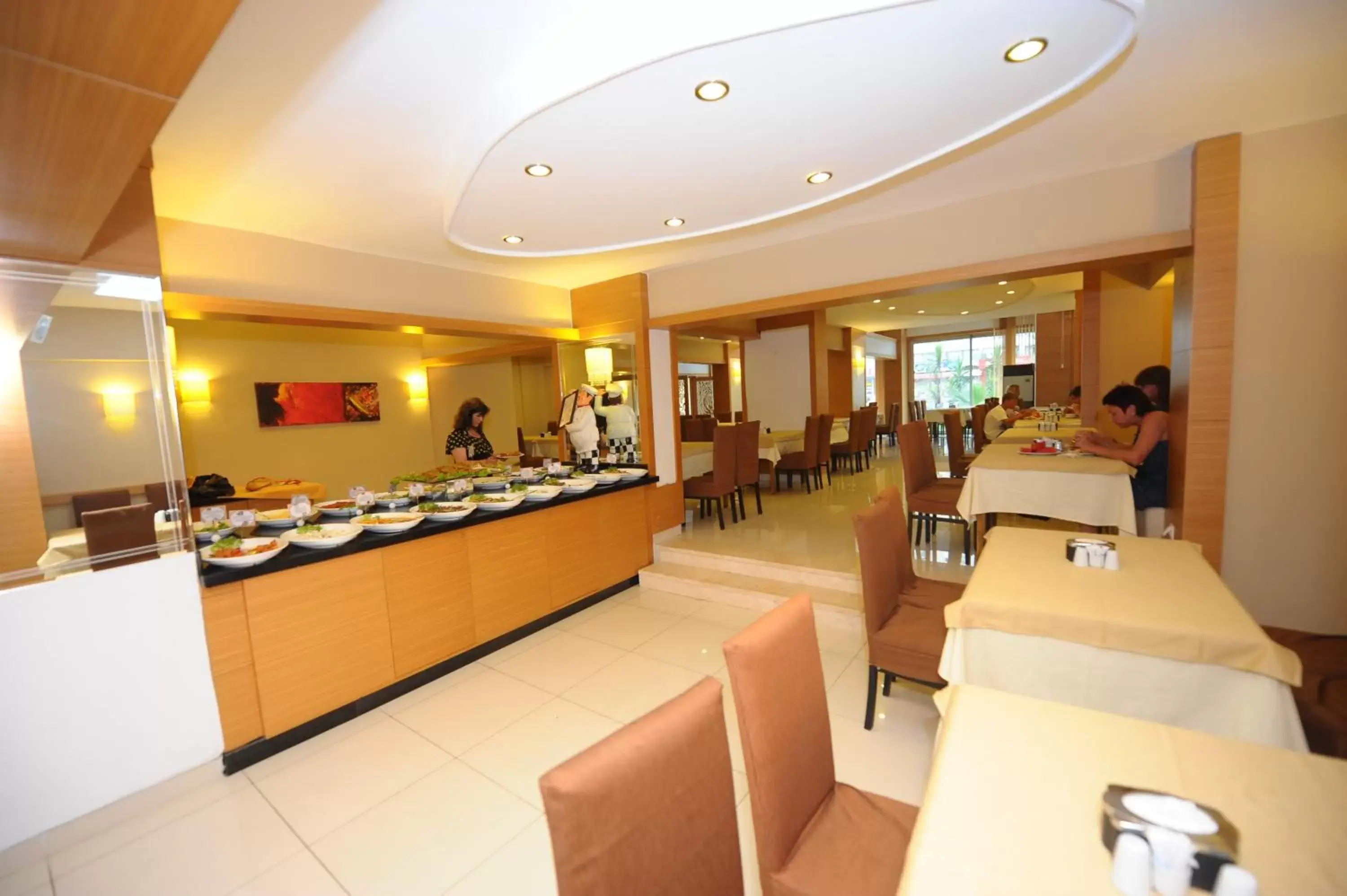 Restaurant/Places to Eat in Suite Laguna Otel