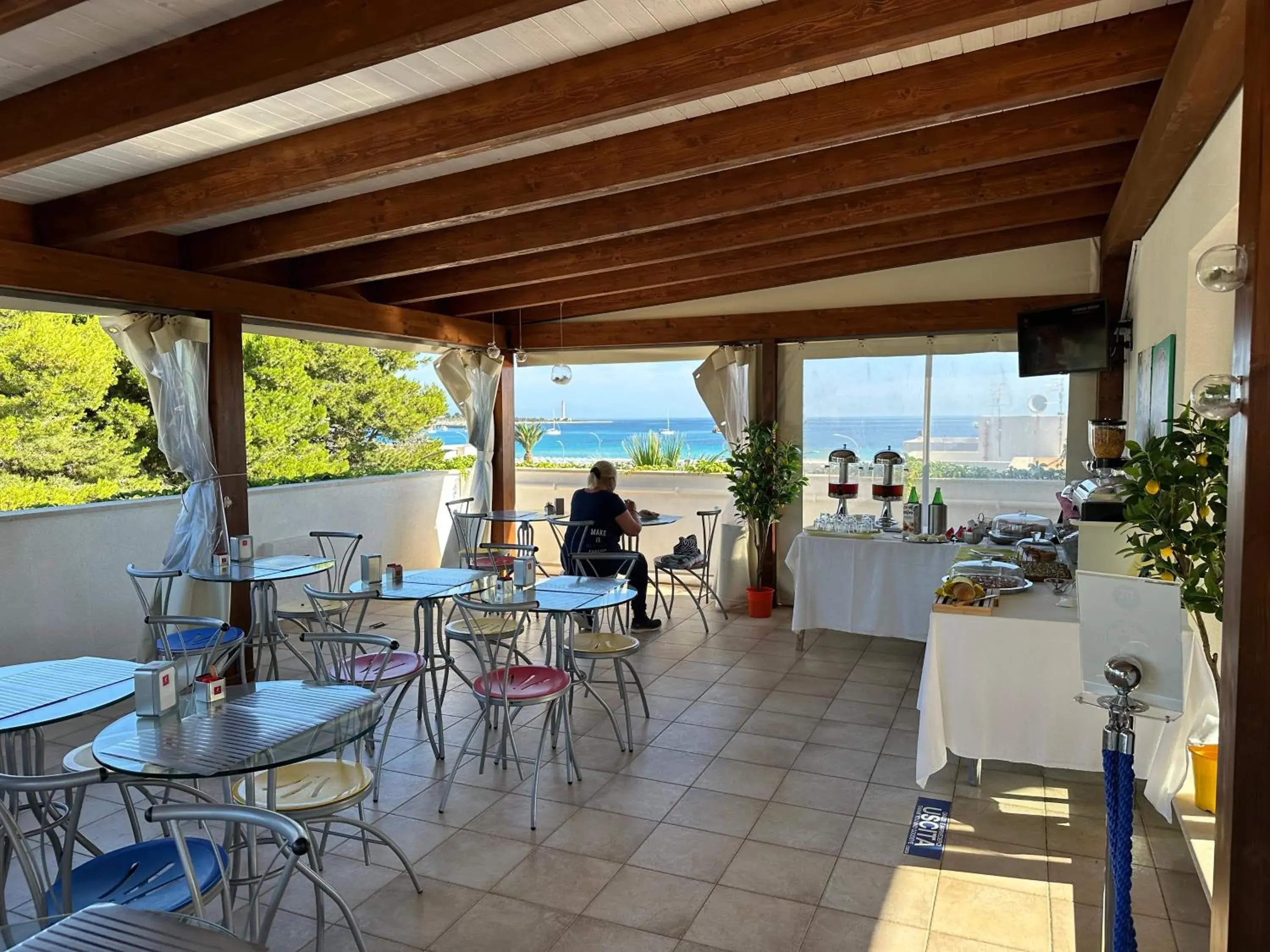 Restaurant/Places to Eat in Hotel Iride by Marino Tourist