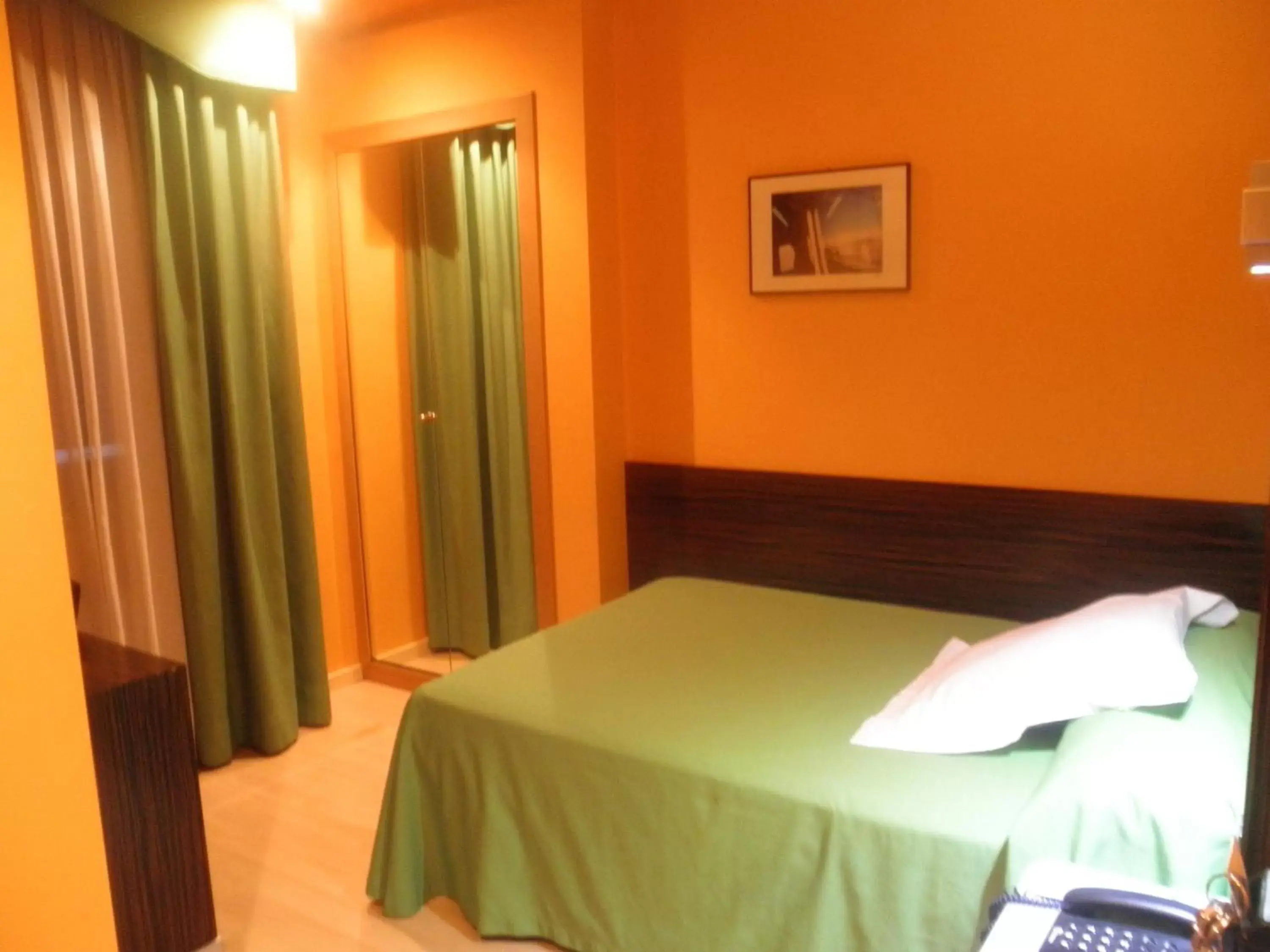 Photo of the whole room, Bed in Hotel Gran Via