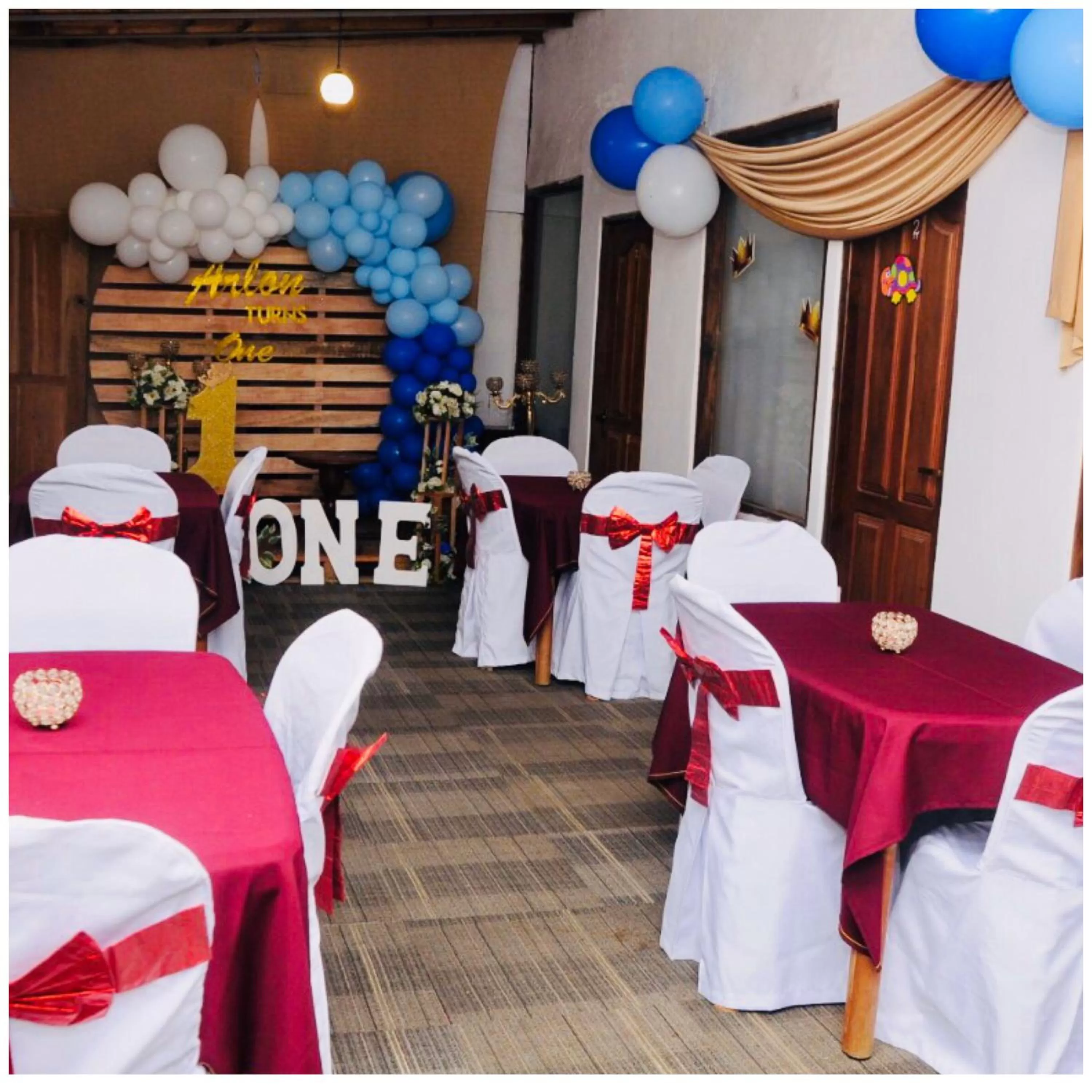 Restaurant/Places to Eat in Golden King Guest