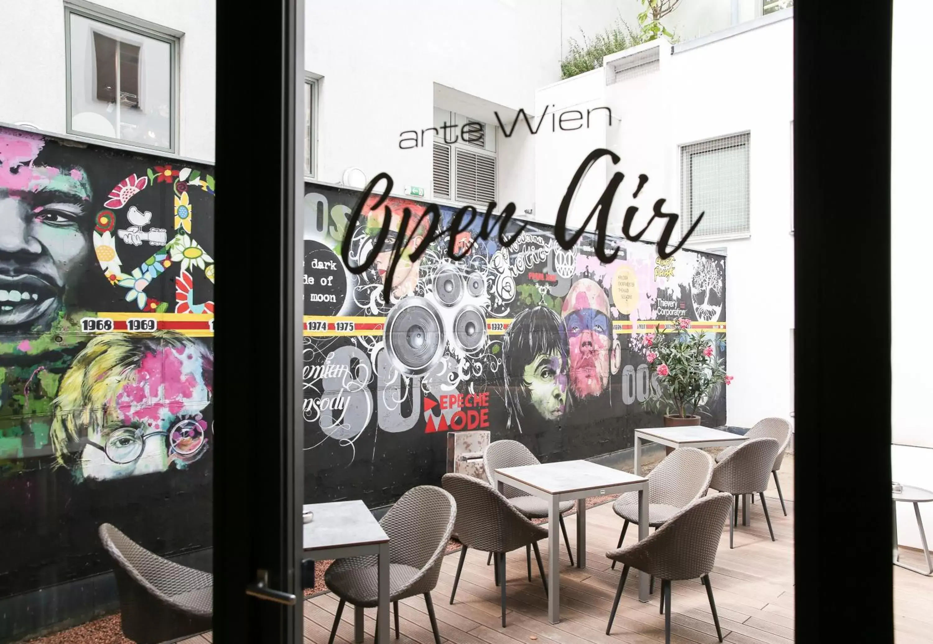 Balcony/Terrace, Restaurant/Places to Eat in arte Hotel Wien Stadthalle