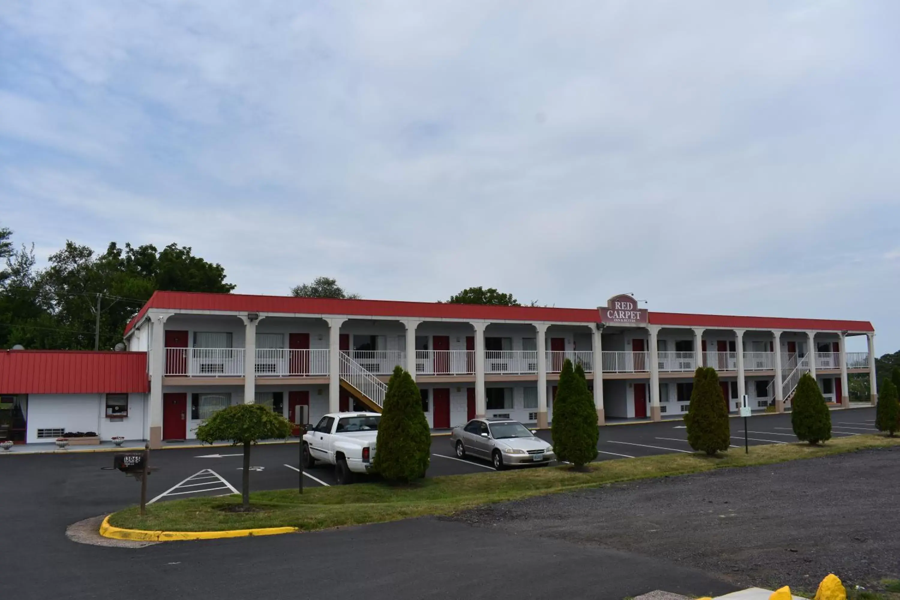 Property Building in Red Carpet Inn and Suites Culpeper