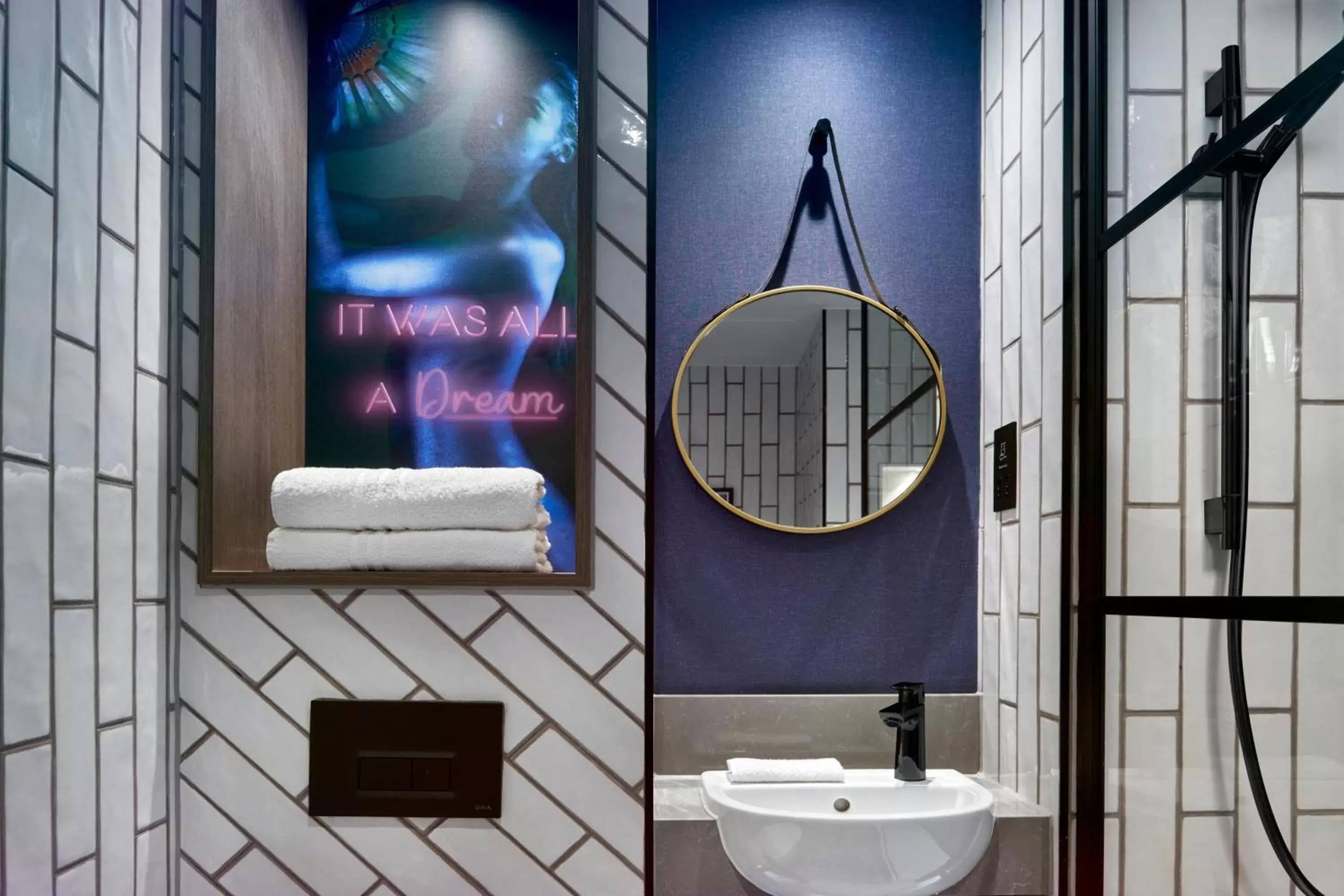 Bath, Bathroom in NYX Hotel London Holborn by Leonardo Hotels