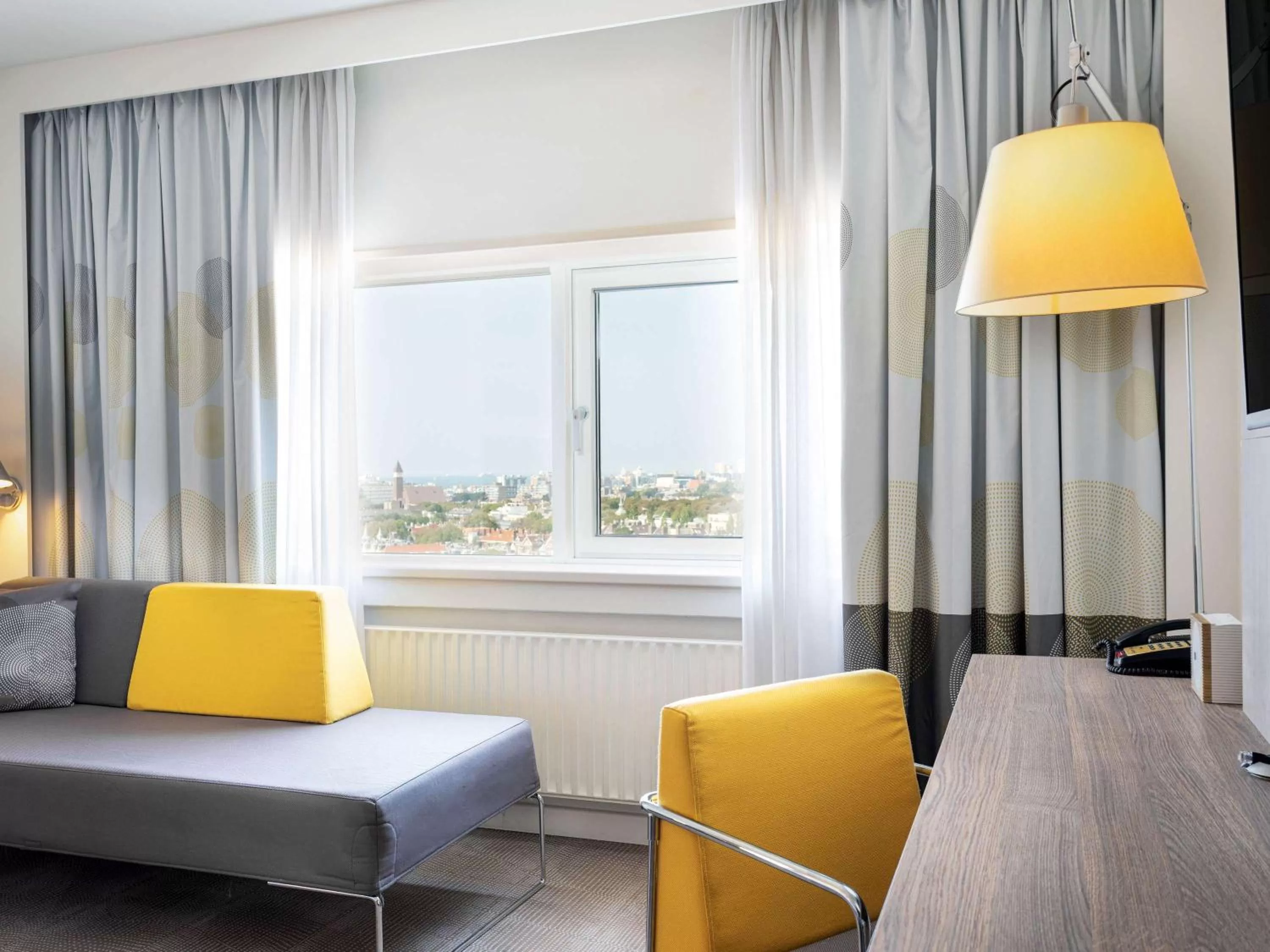 Photo of the whole room in Novotel Den Haag World Forum