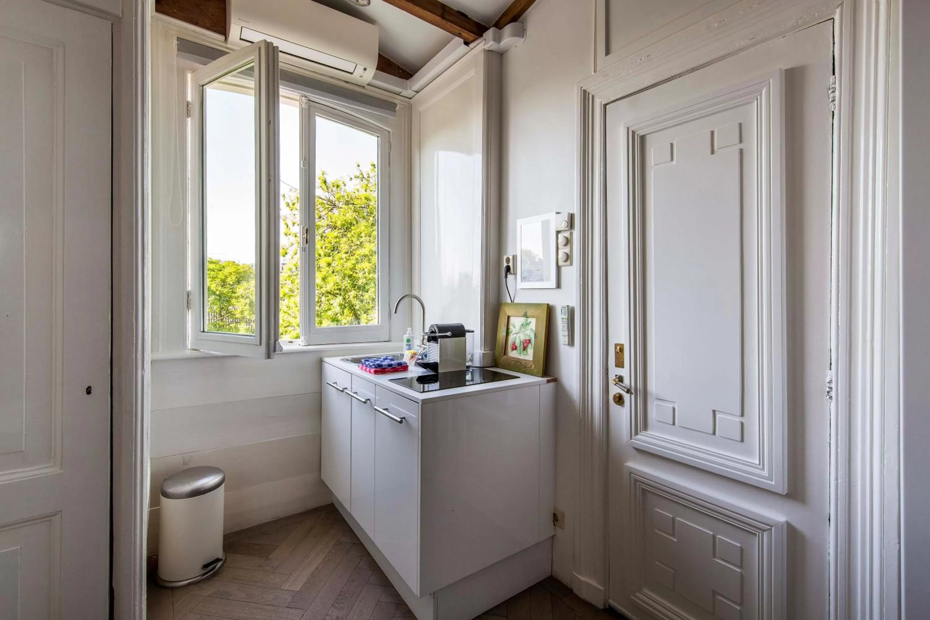 Kitchen or kitchenette in Amstel Corner Hotel