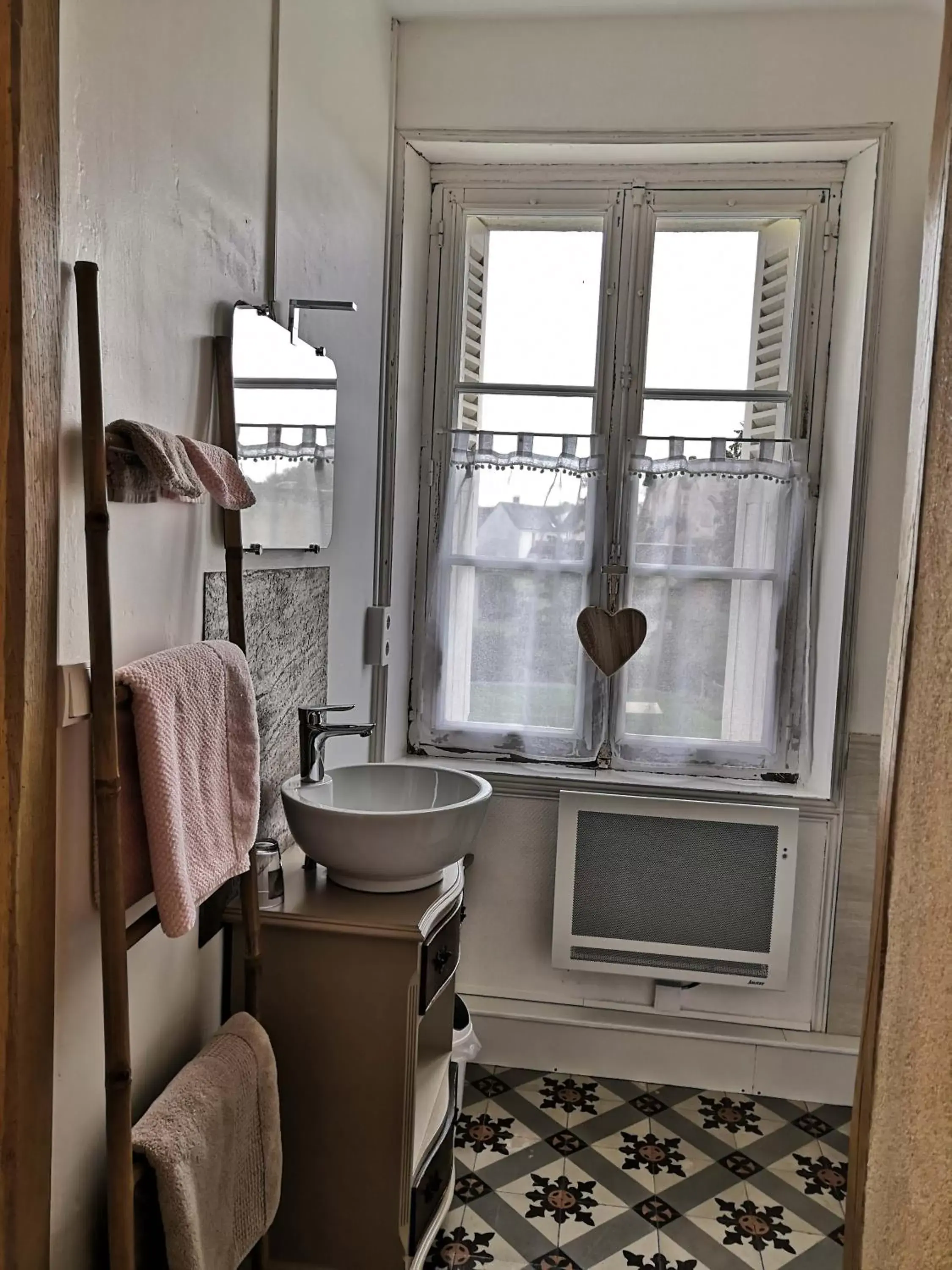Bathroom in Le Manoir du Gouverneur