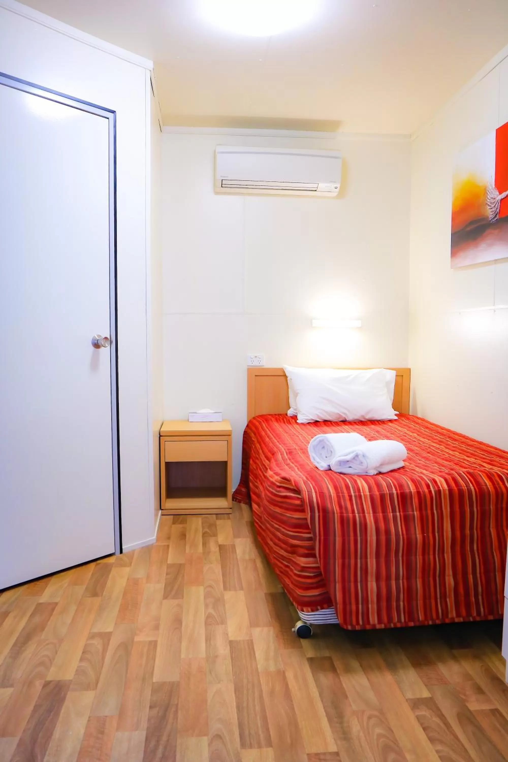 Bed in Chinchilla Motor Inn