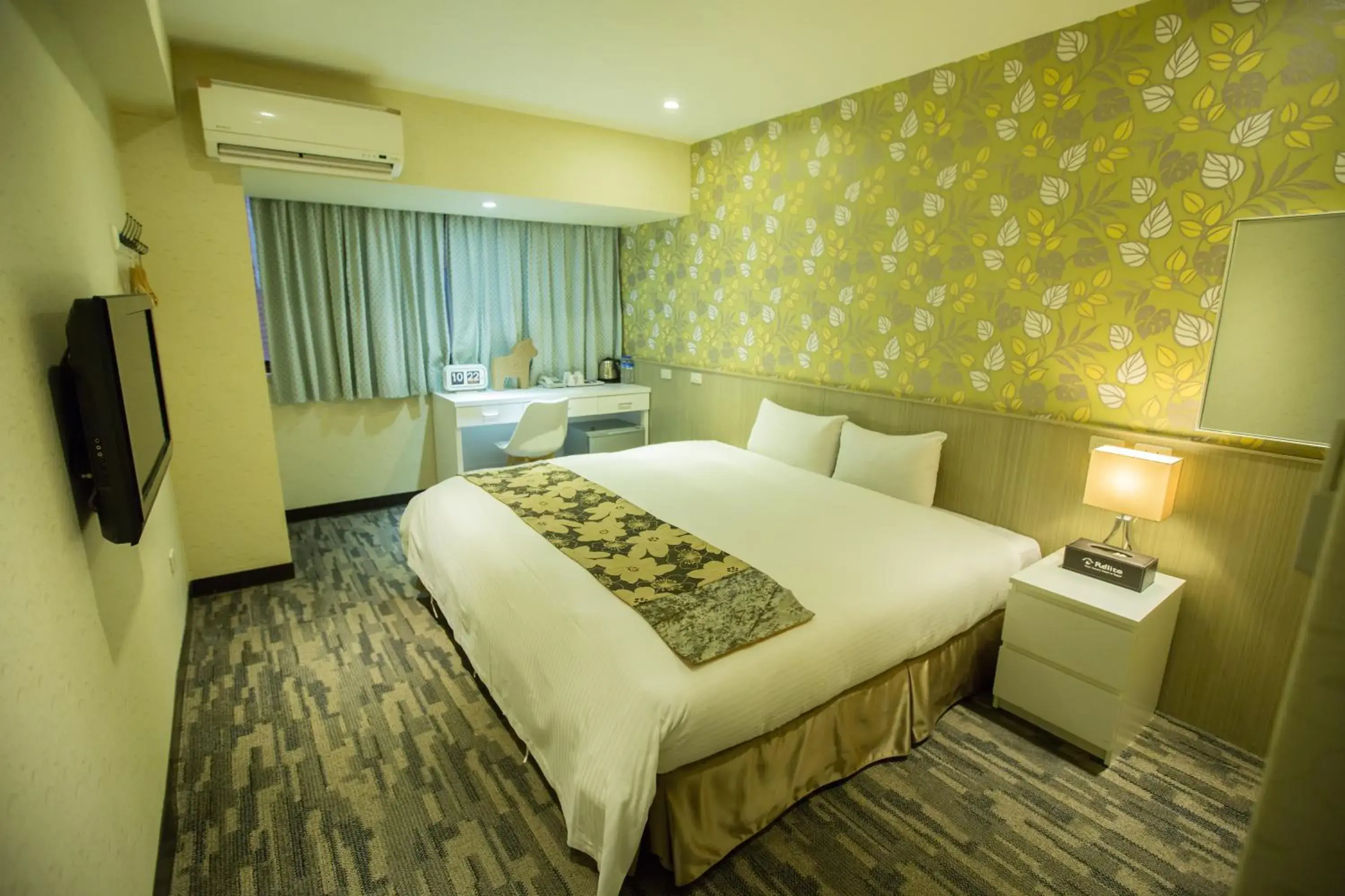 Photo of the whole room, Bed in Ximen Relite Hotel