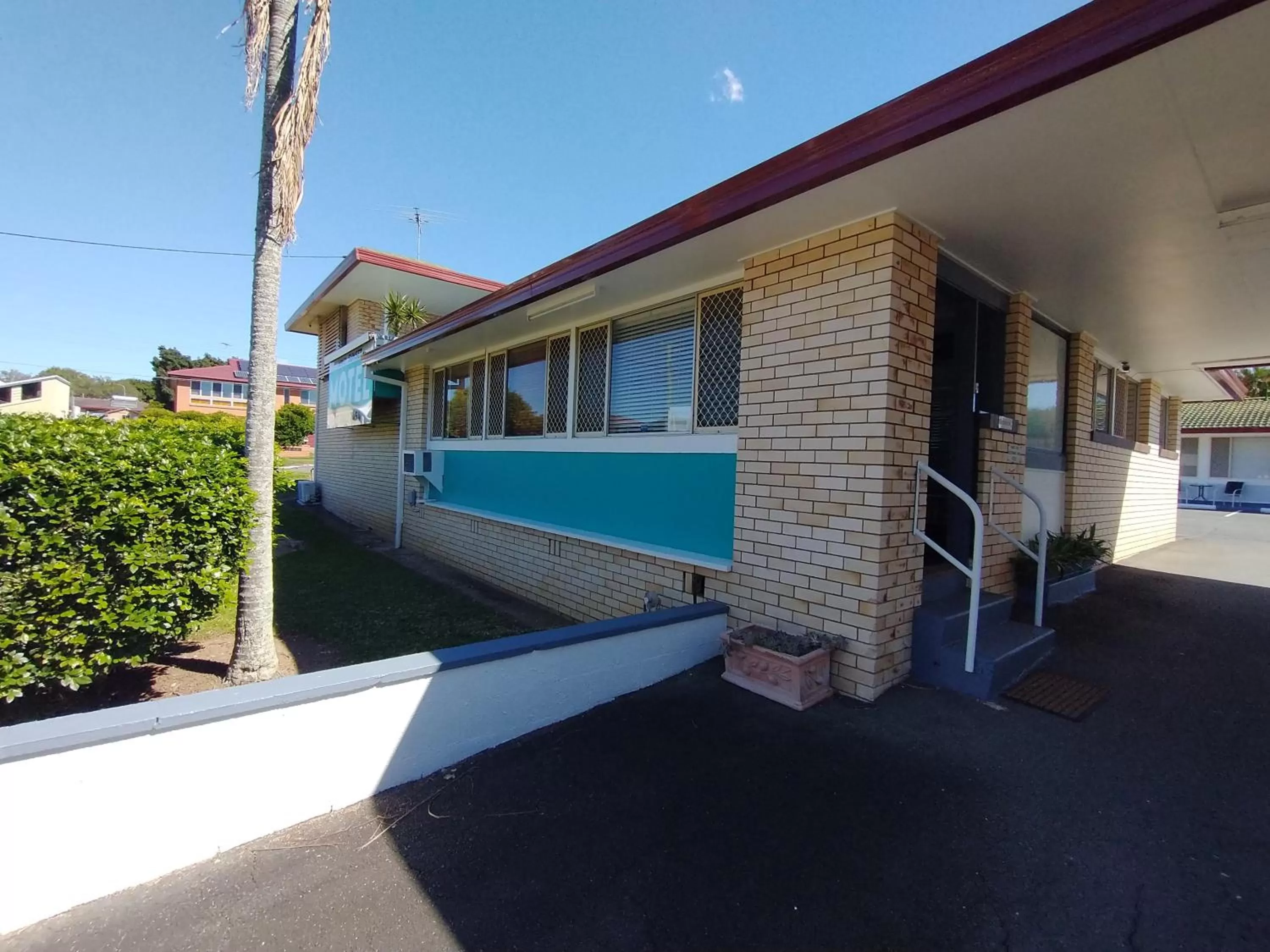 Property building in Aspley Sunset Motel