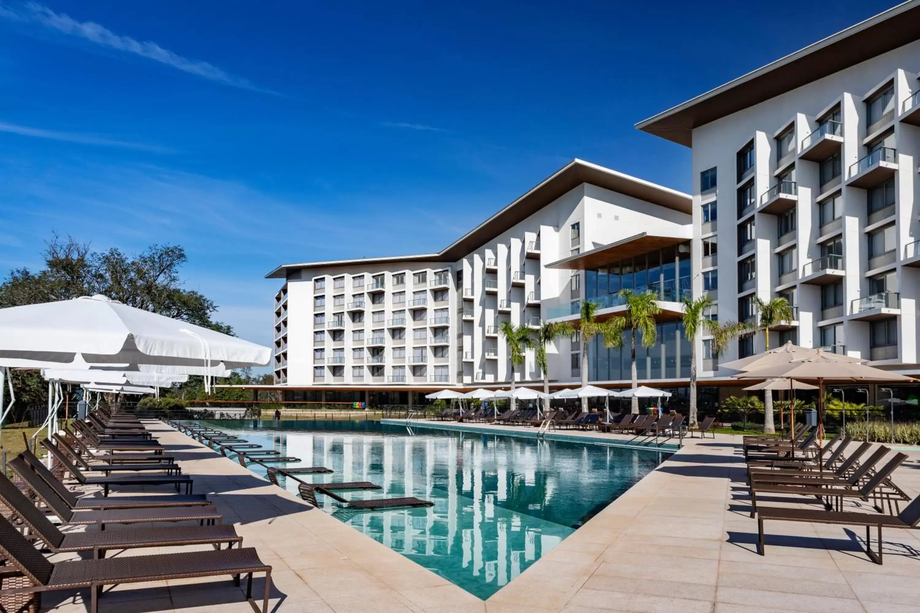 Swimming pool, Property Building in Novotel Itu Terras de São José Golf & Resort