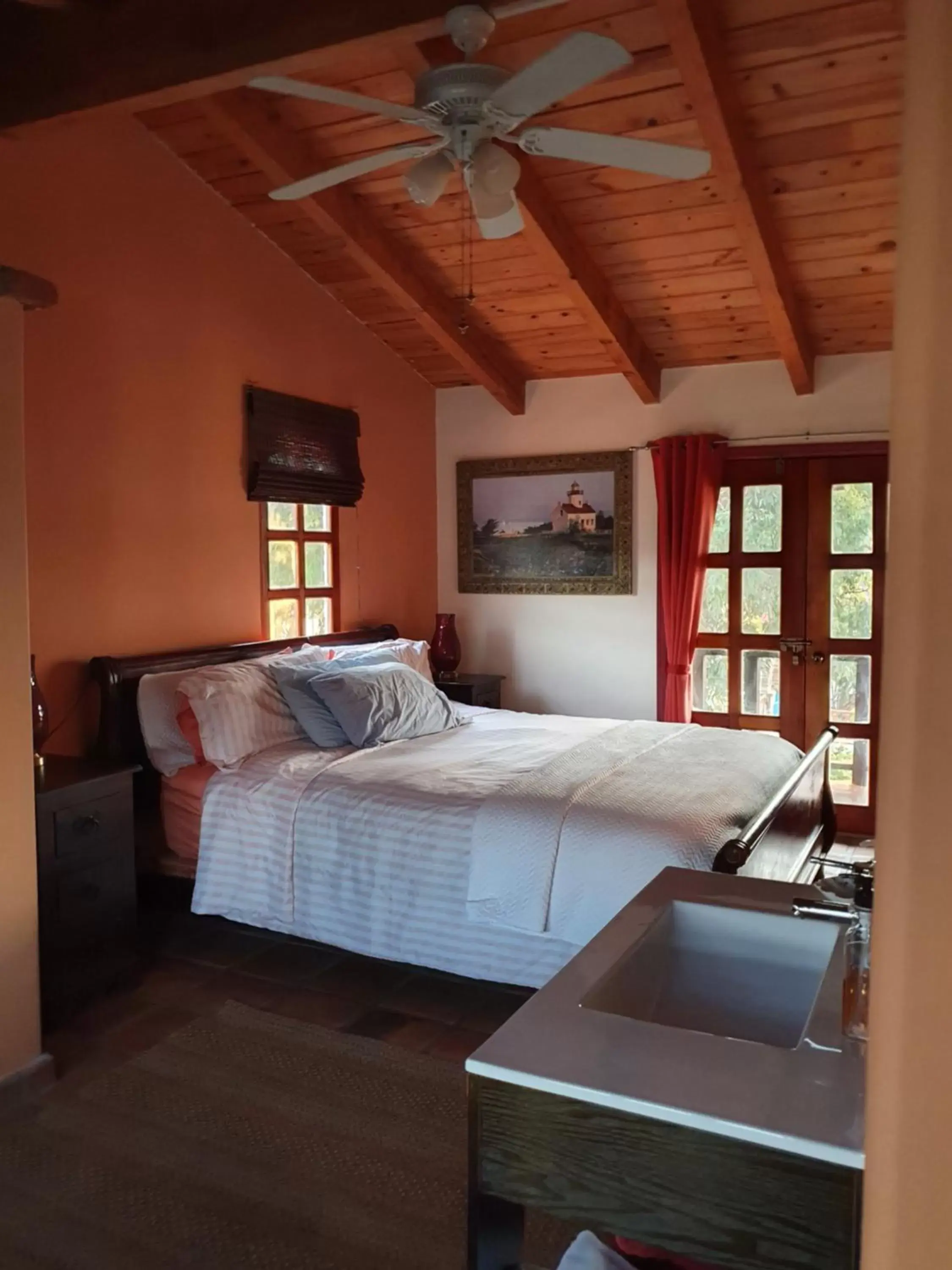 Photo of the whole room, Bed in Hacienda Rancho Santini