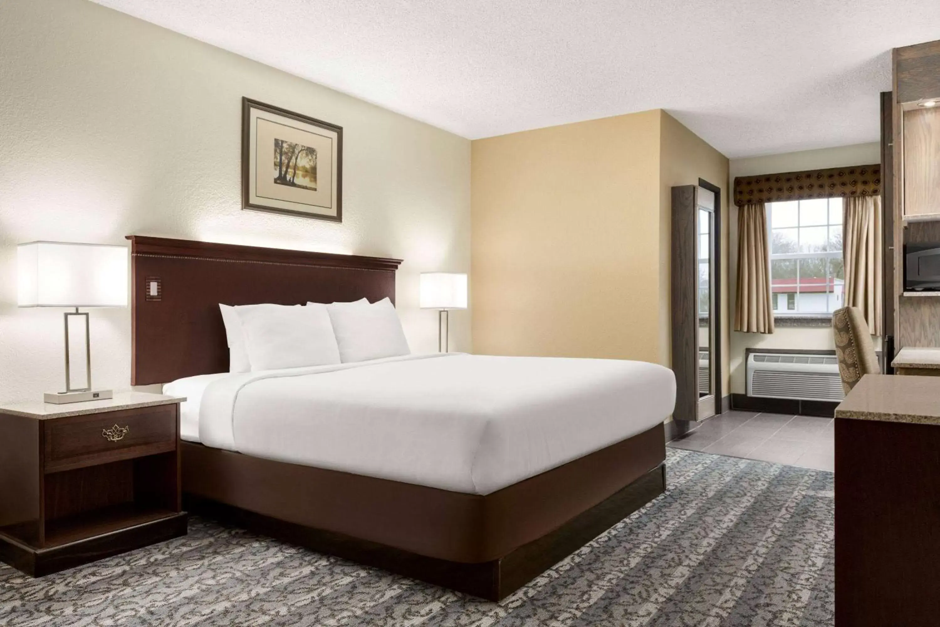 Queen Room - Non-Smoking in Travelodge by Wyndham Coffeyville Queen Room - Non-Smoking in Travelodge by Wyndham Coffeyville