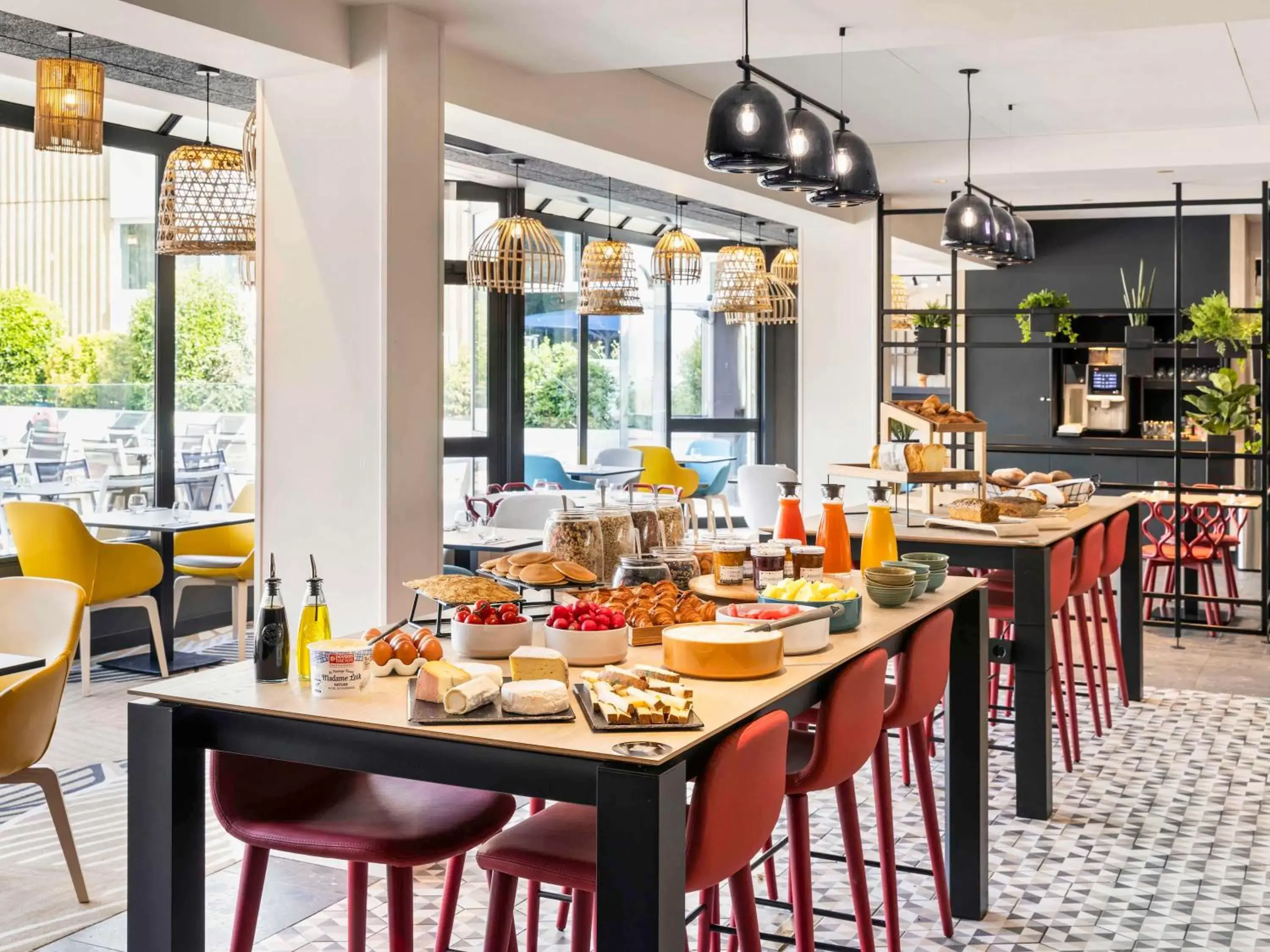 Breakfast, Restaurant/Places to Eat in Novotel Rennes Alma