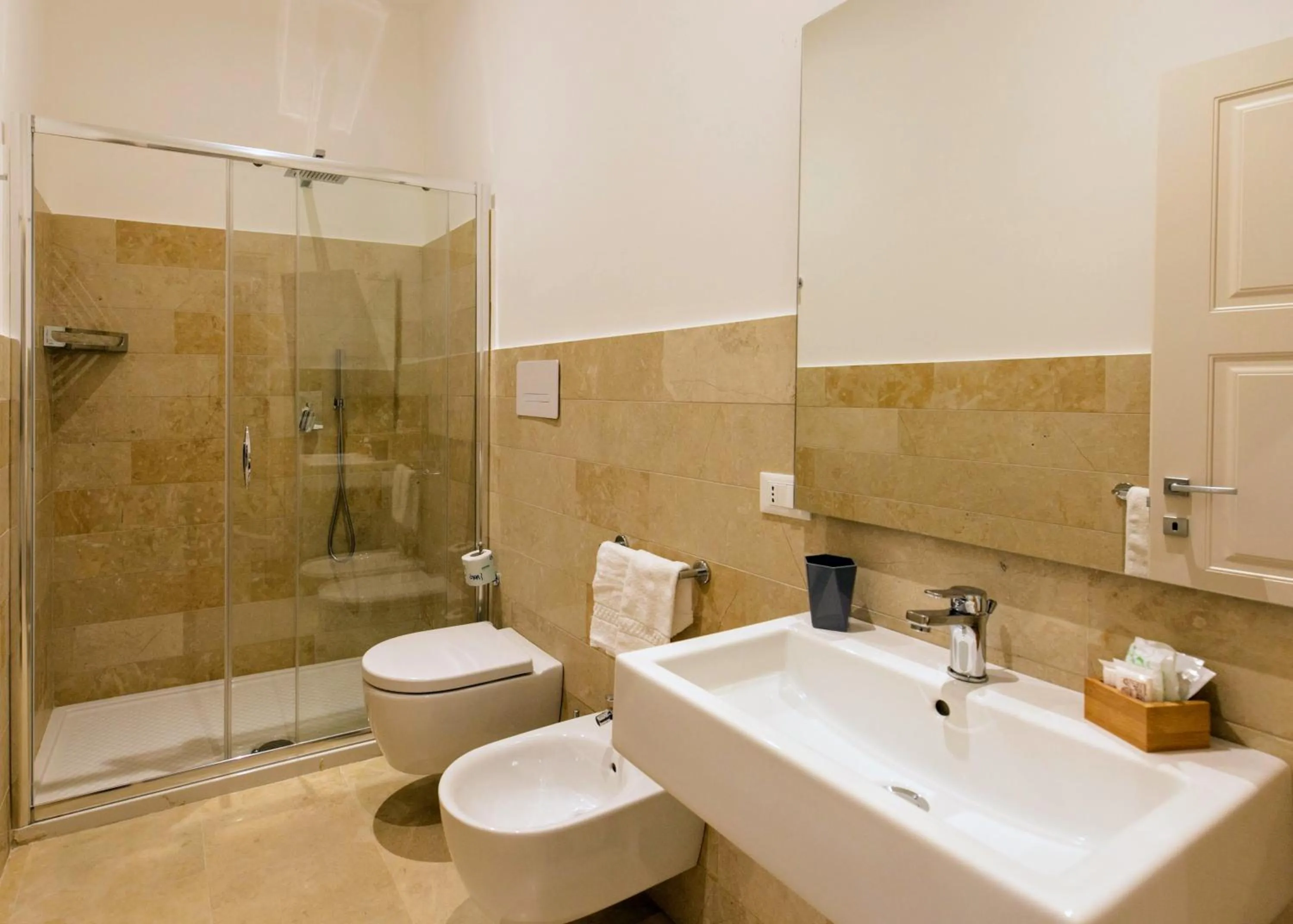 Bathroom in ZIBIBBO SUITES & ROOMS - Aparthotel in Centro Storico a Trapani
