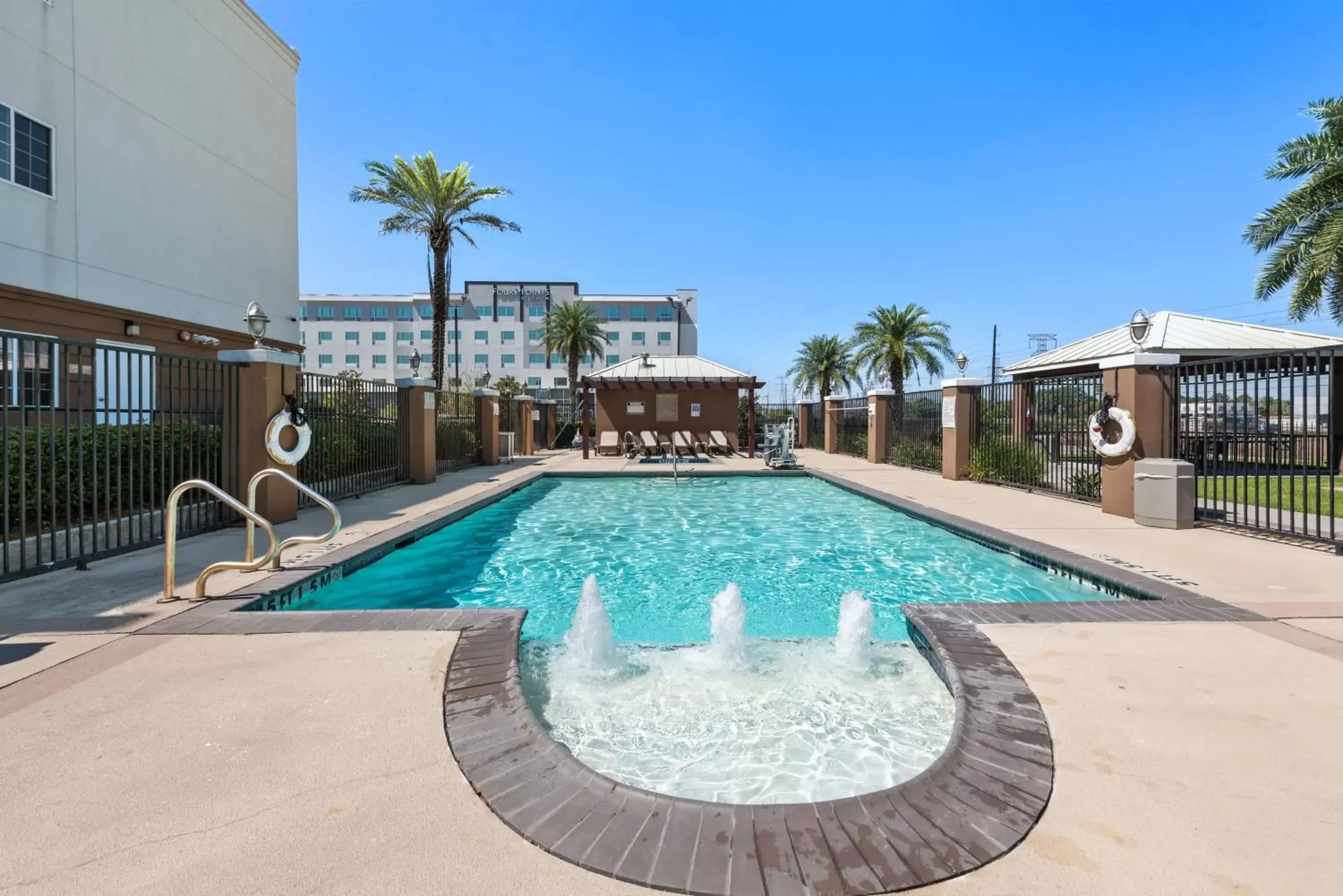Swimming Pool in Extended Stay America Suites - Houston - Kingwood