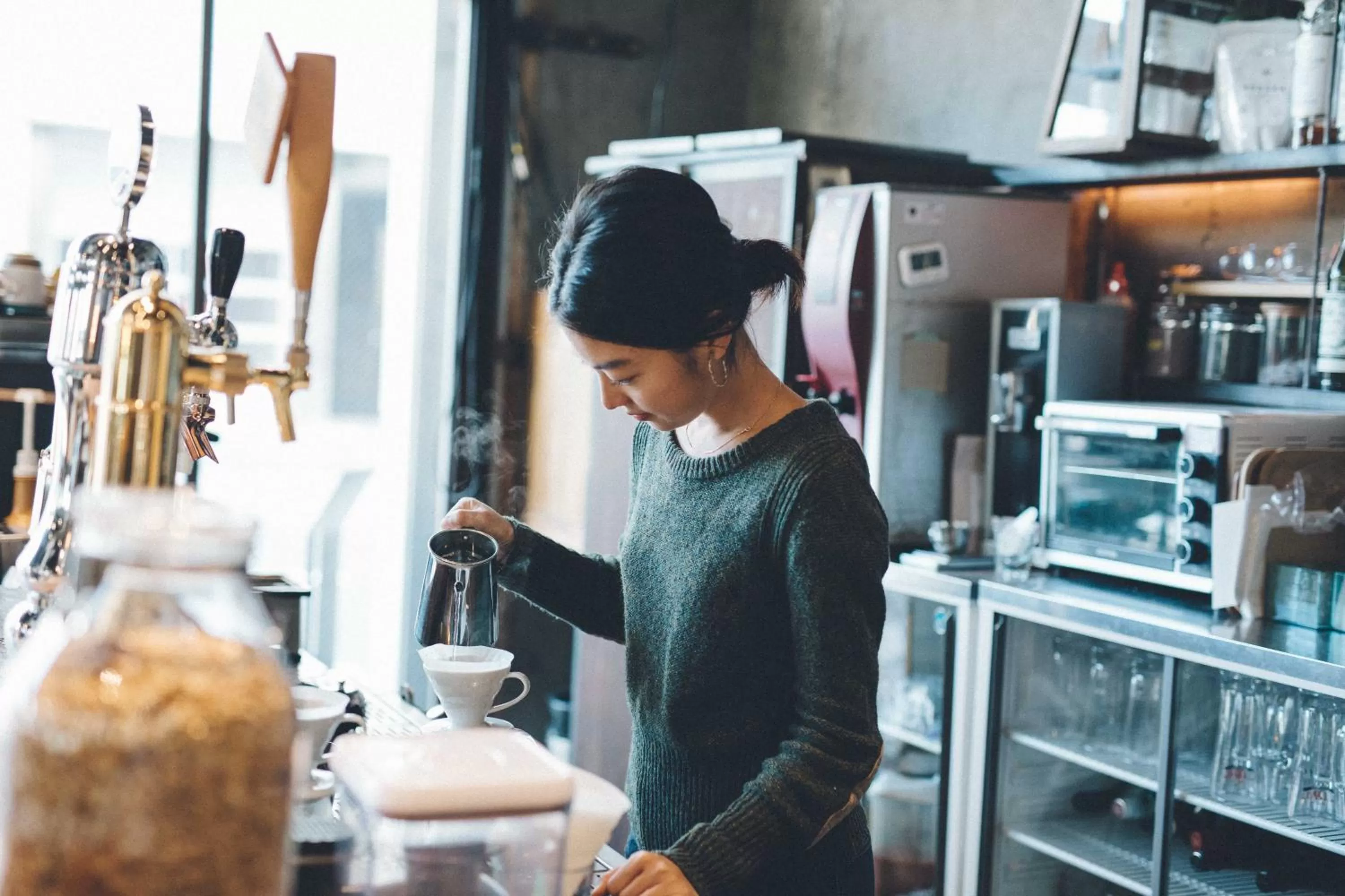 Restaurant/places to eat in Nui. HOSTEL & BAR LOUNGE