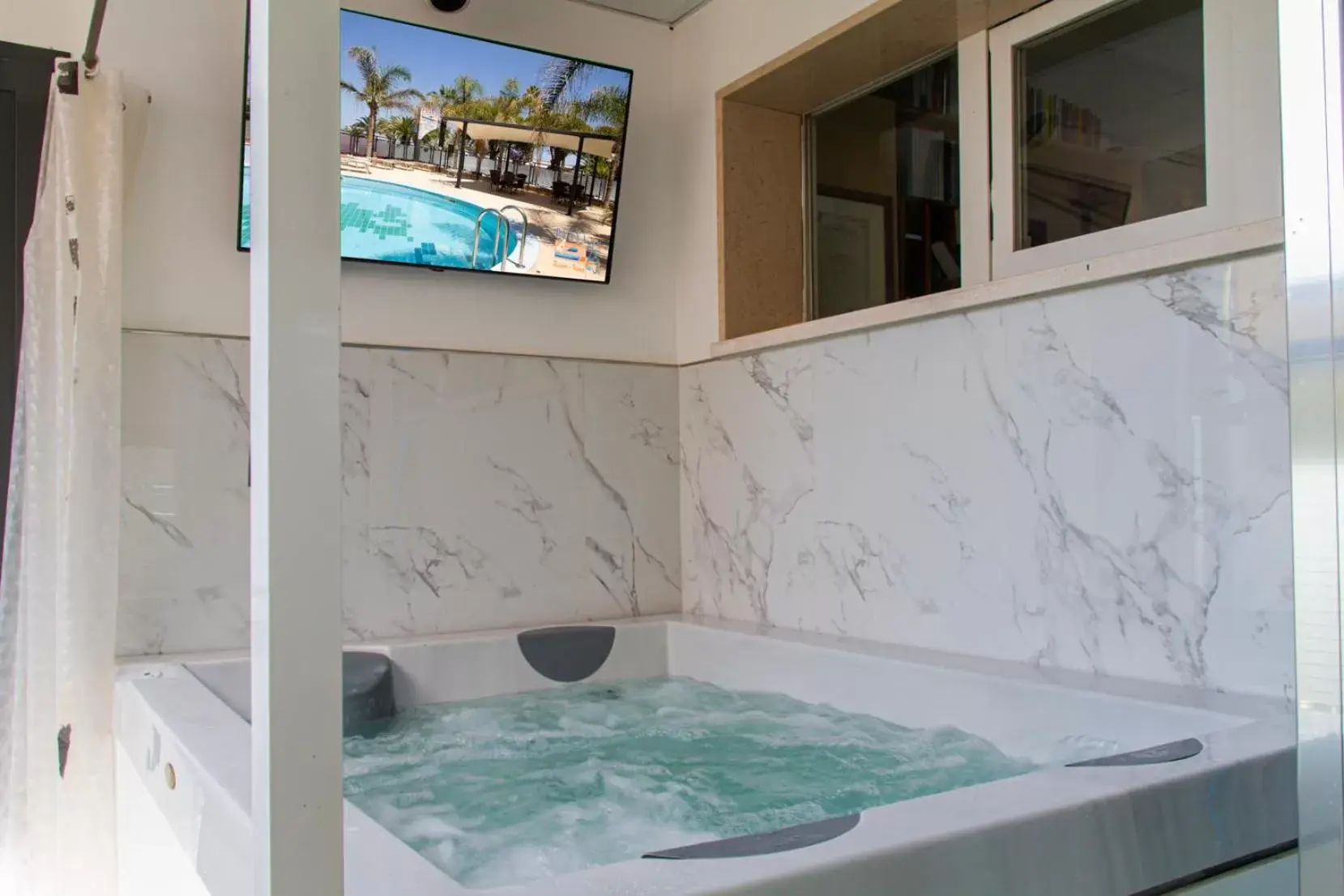 Hot Tub in Residence Playa