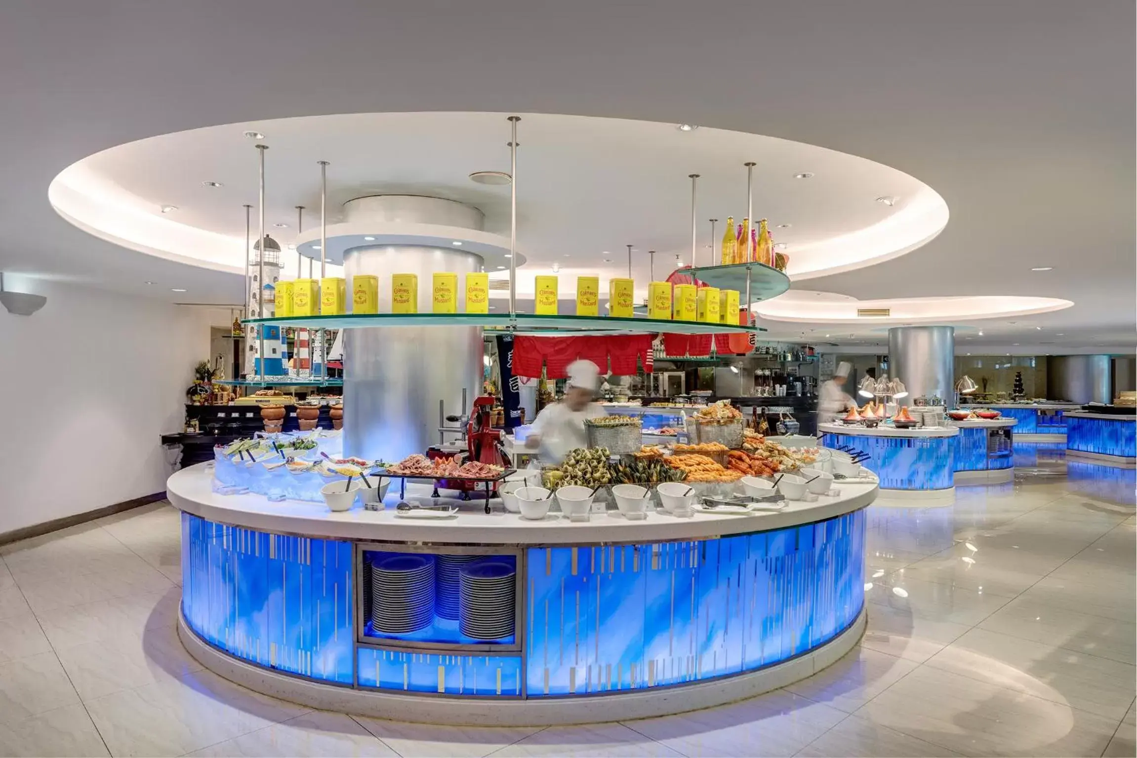 Restaurant/places to eat in Regal Airport Hotel