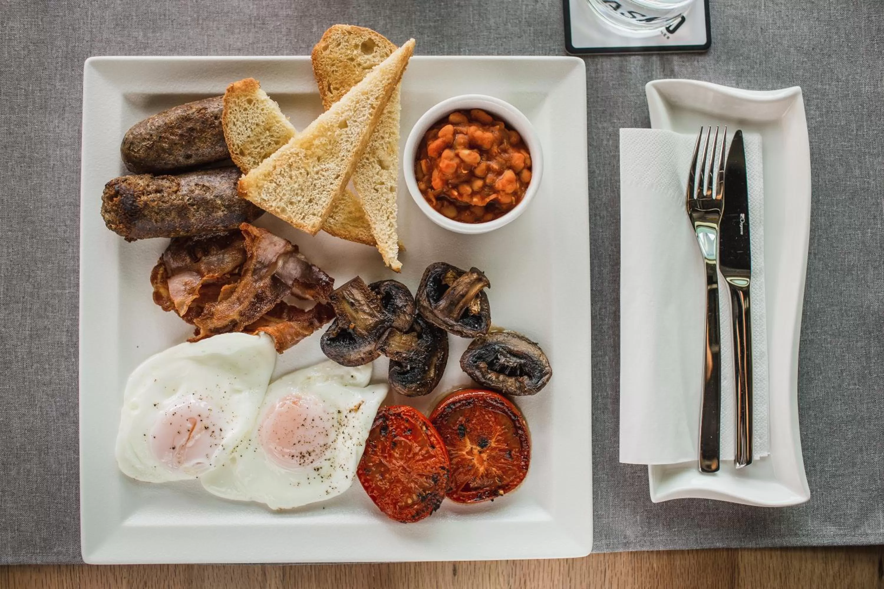 Breakfast in Mava Apartamente