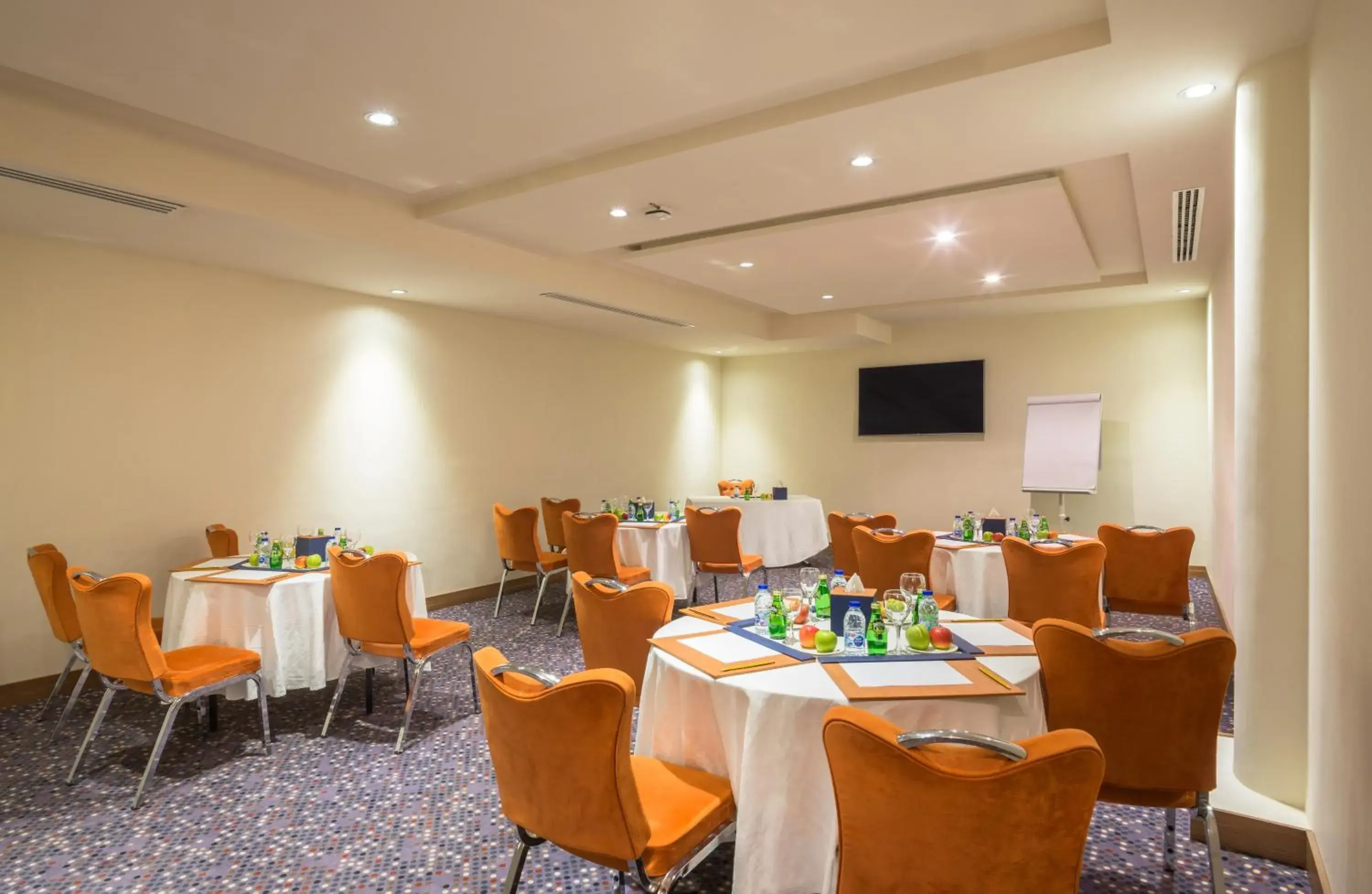 Meeting/conference room, Restaurant/Places to Eat in Mena Hotel Tabuk