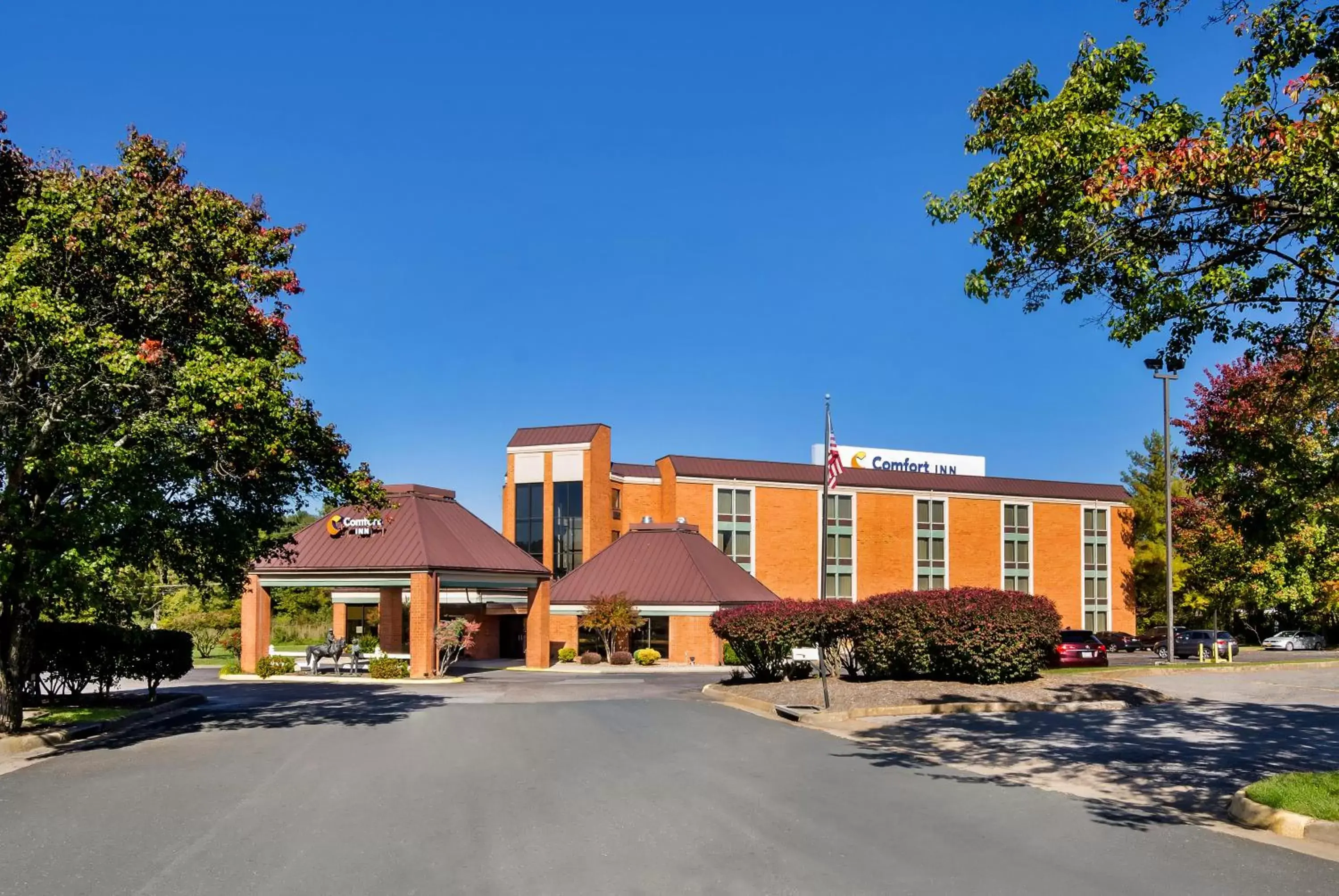 Property Building in Comfort Inn Virginia Horse Center