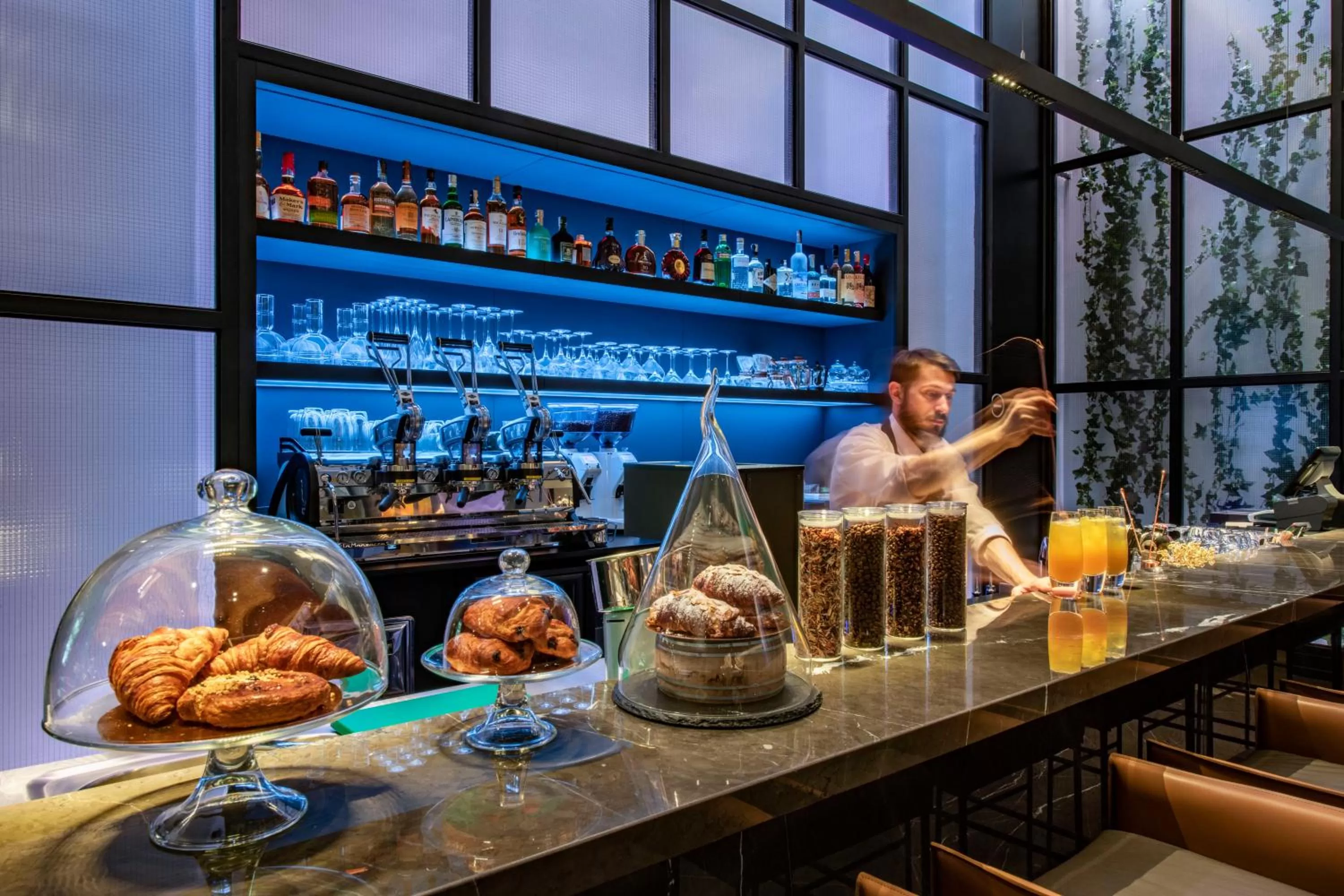 Lounge or bar in Pullman Tbilisi Axis Towers