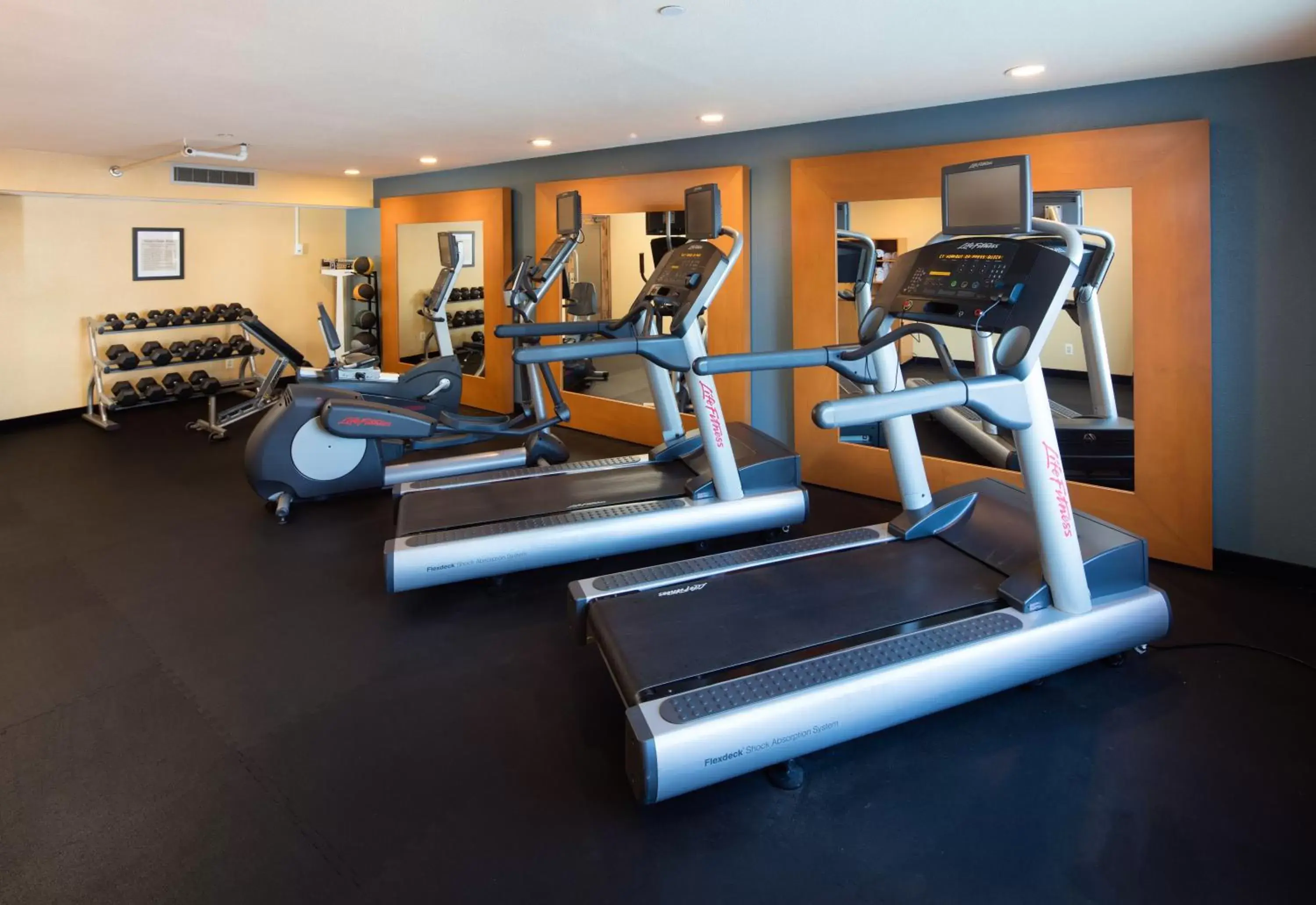 Fitness centre/facilities, Fitness Center/Facilities in Red Lion Hotel Eureka