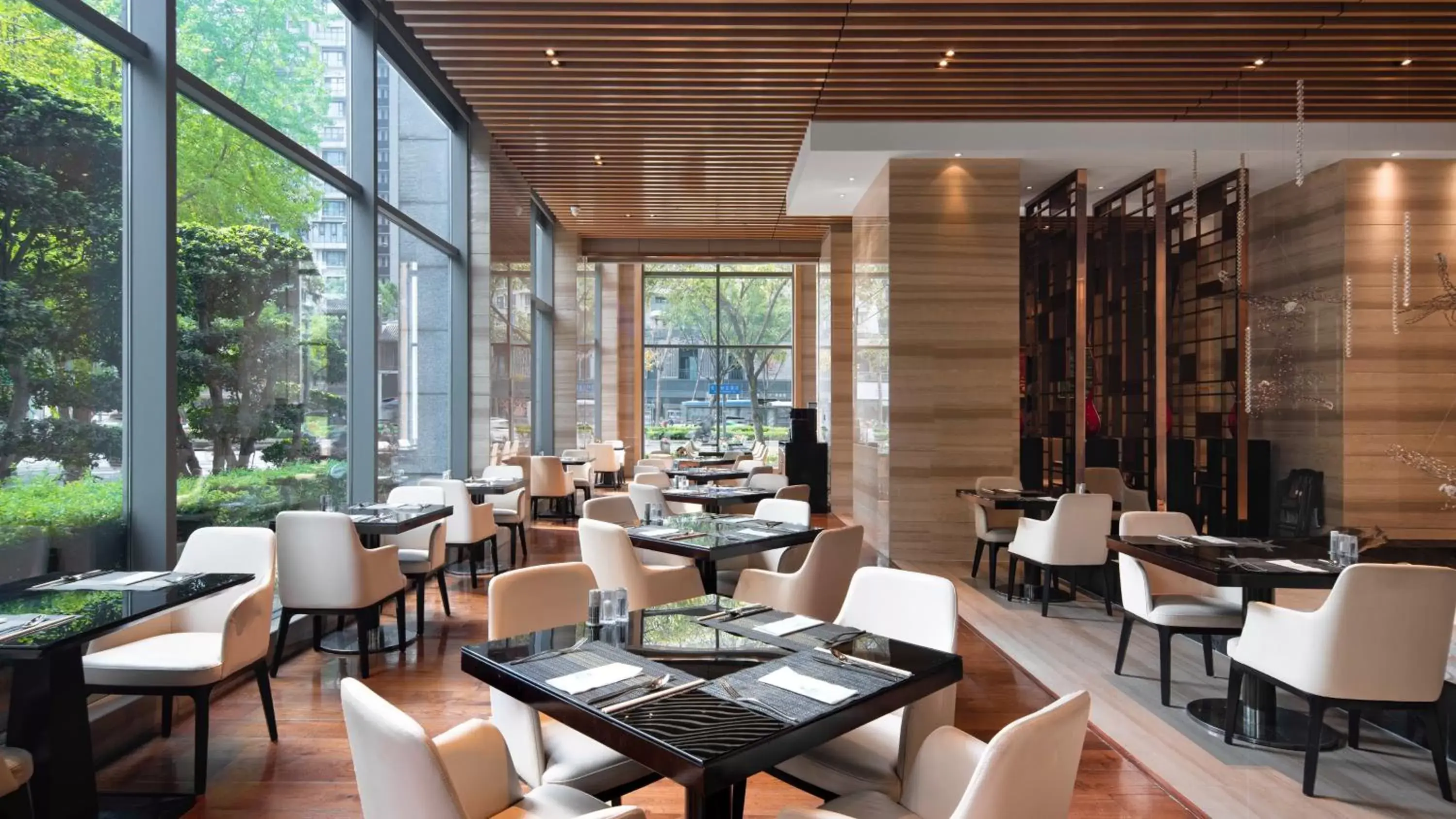 Restaurant/Places to Eat in Holiday Inn Chengdu Oriental Plaza, an IHG Hotel