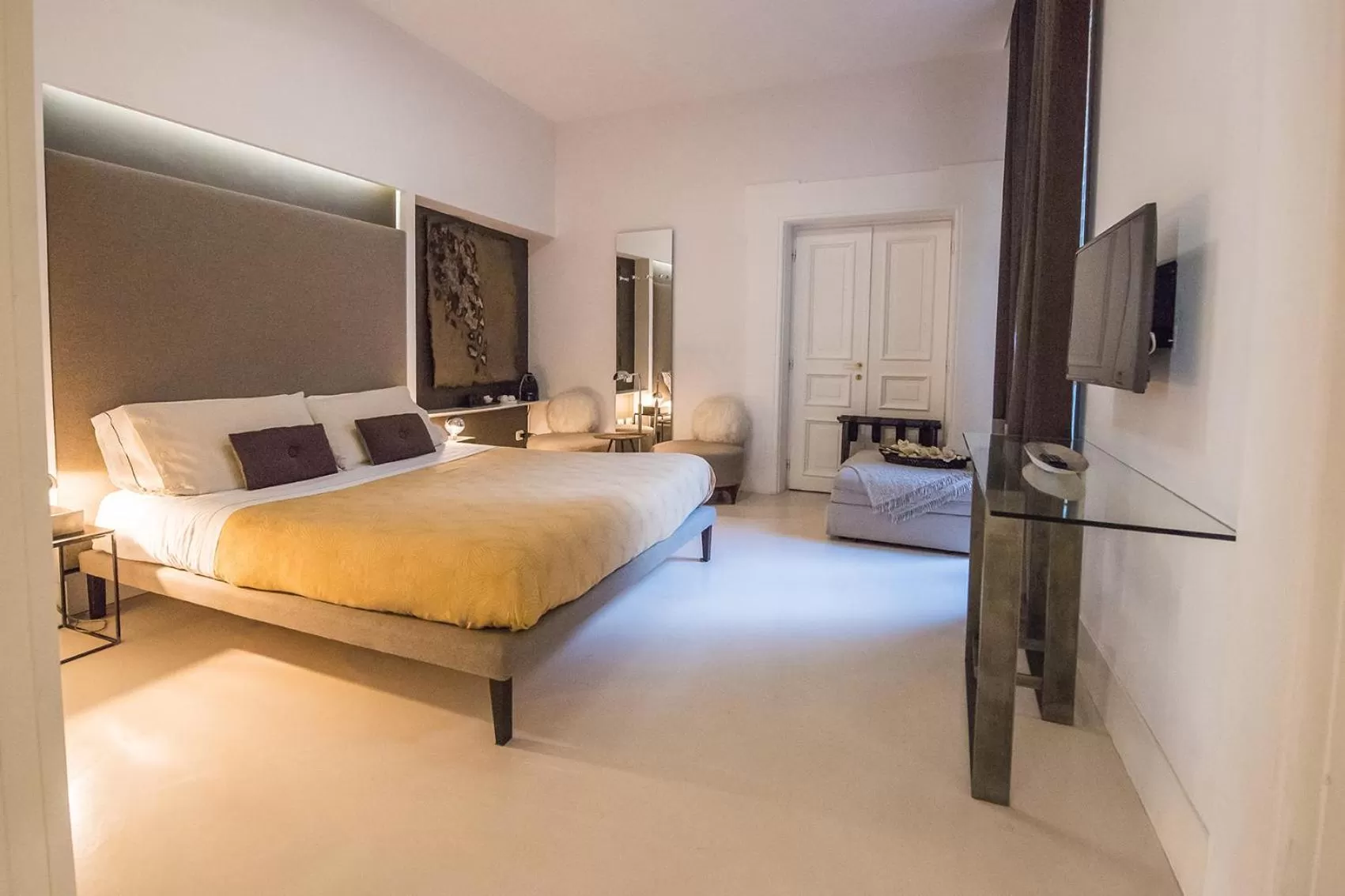 Photo of the whole room, Bed in Piazza di Spagna 9