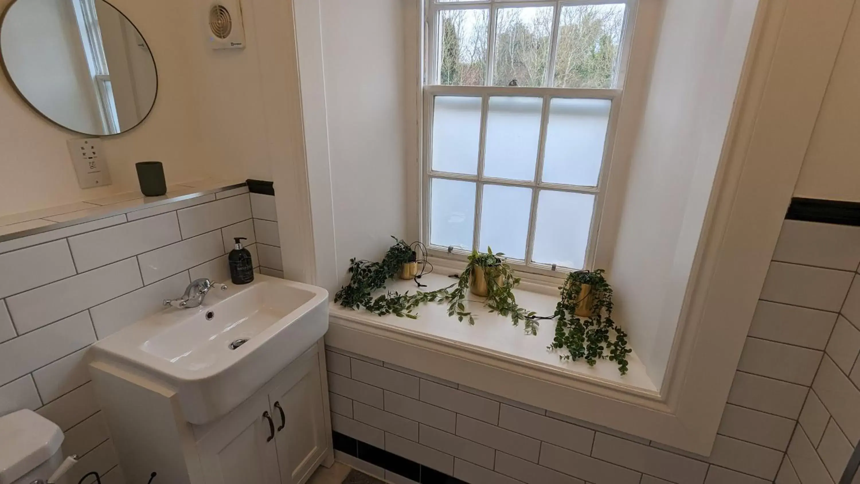 Bathroom in Slateford House 1770 by The House of Danu