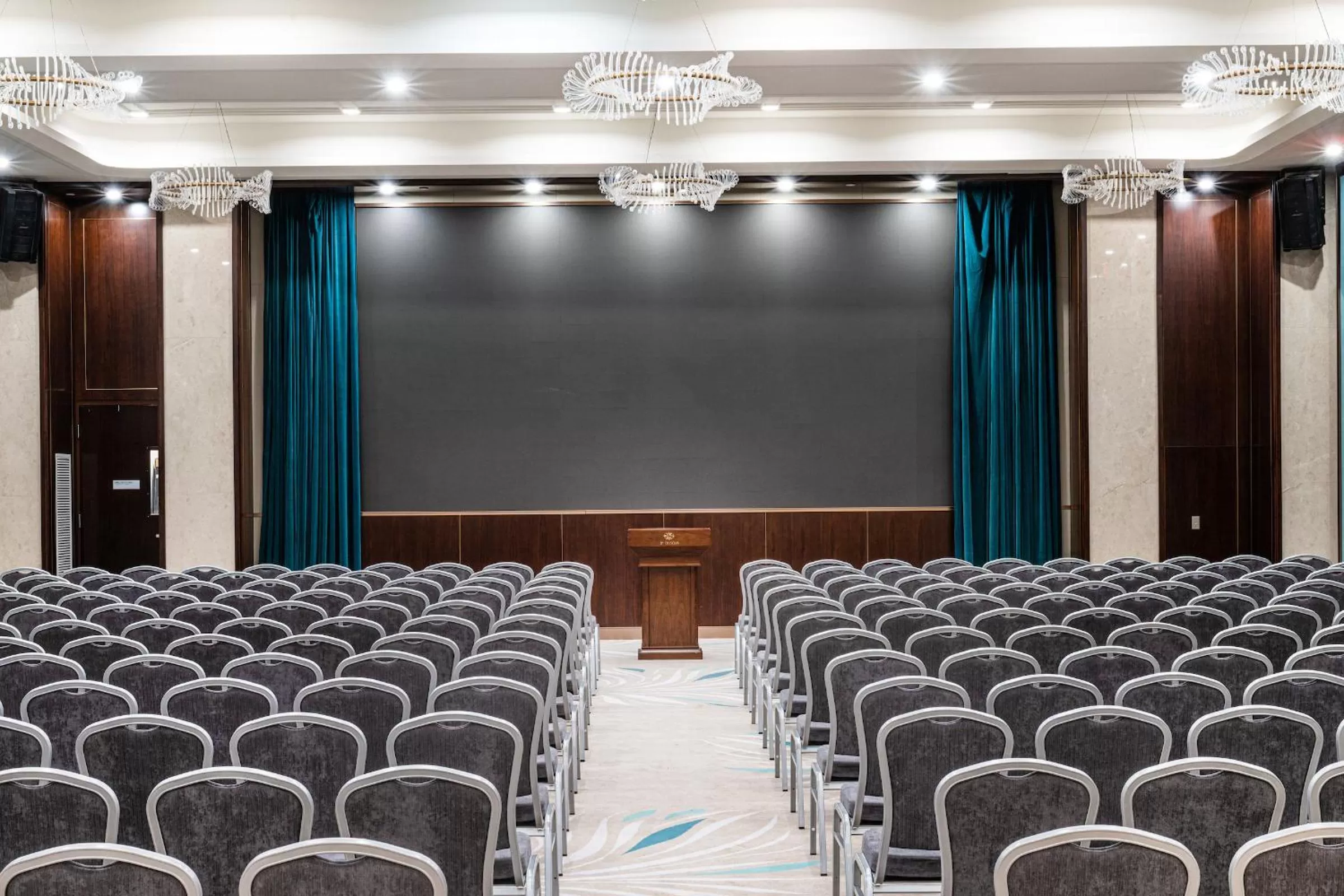 Meeting/conference room in Blossom Hotel Houston, Curio Collection by Hilton