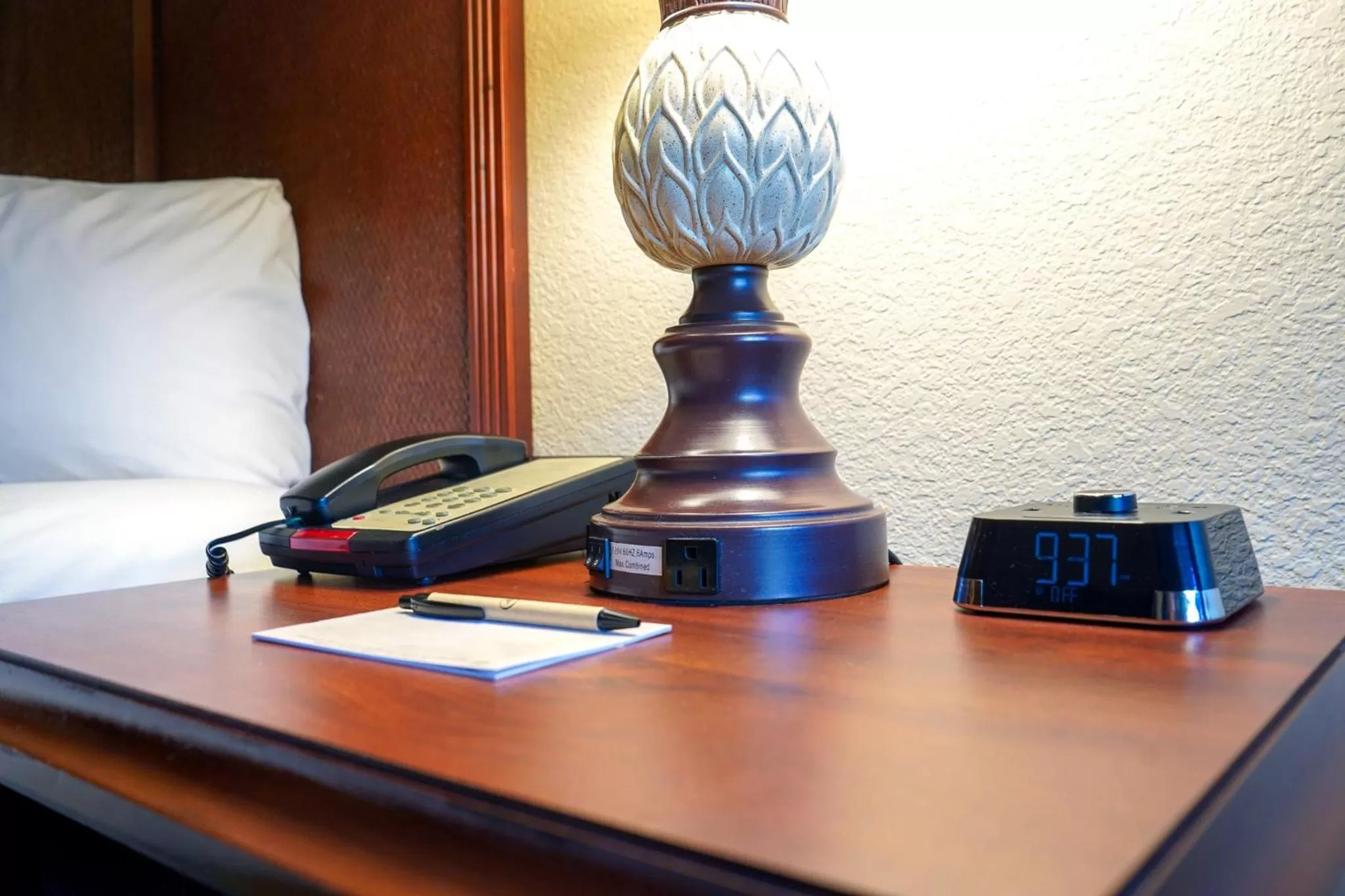 Bed in Rosen Inn International Near The Parks